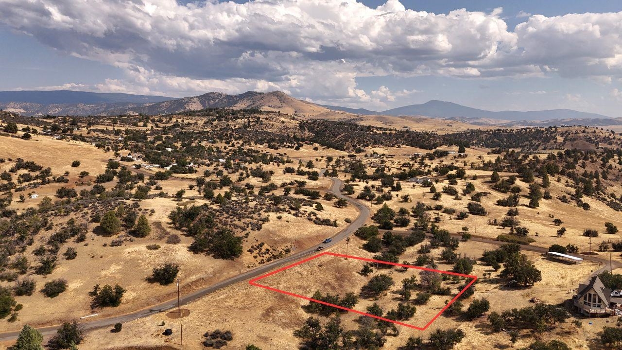 Unit 3 Lot 23 Whitepine St.