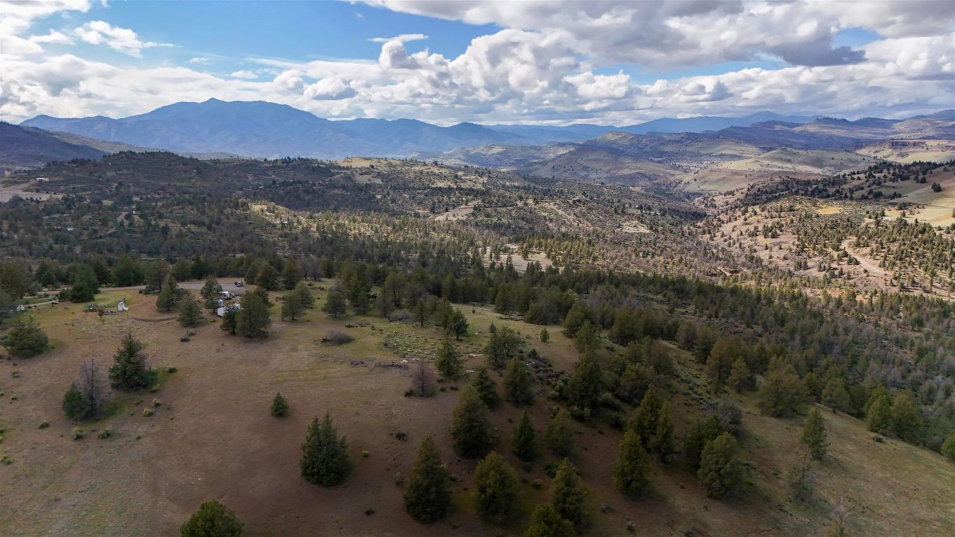unit 5 Lot 121 Raven Ct.
