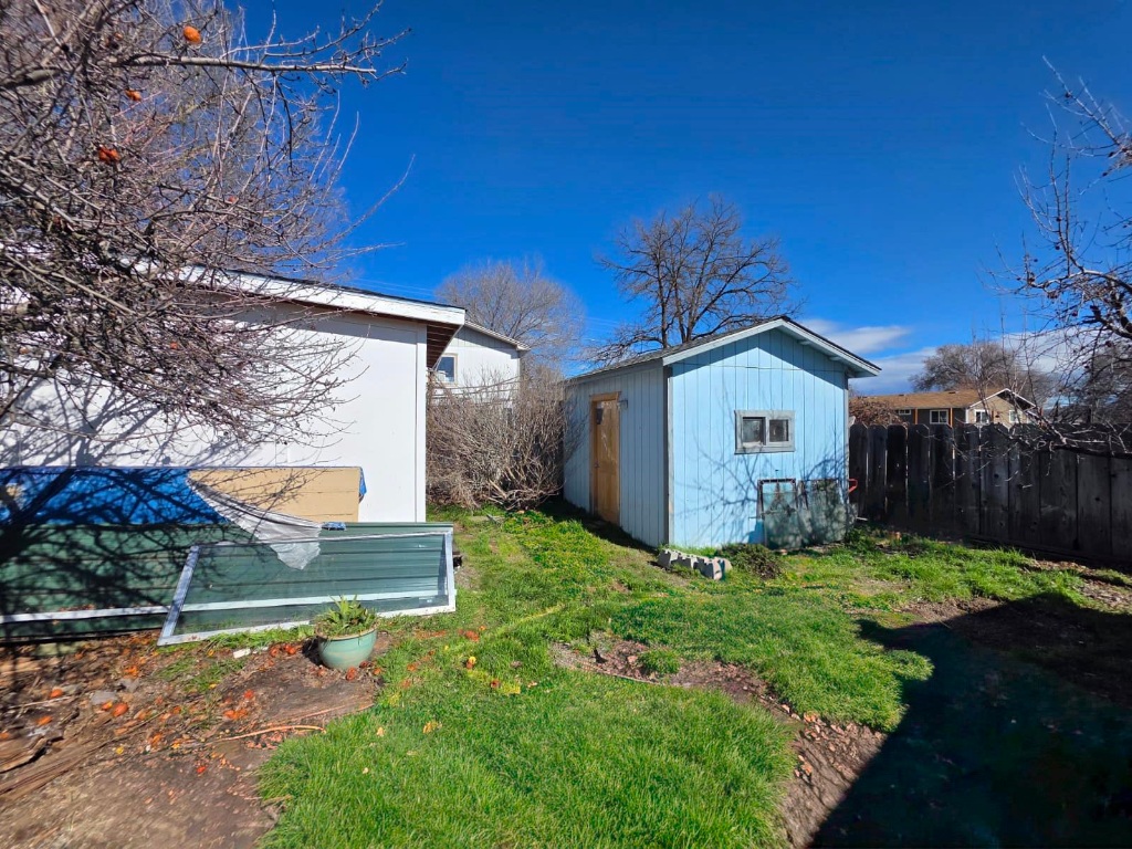 908 W Miner St.
