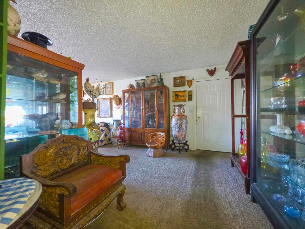 908 W Miner St.