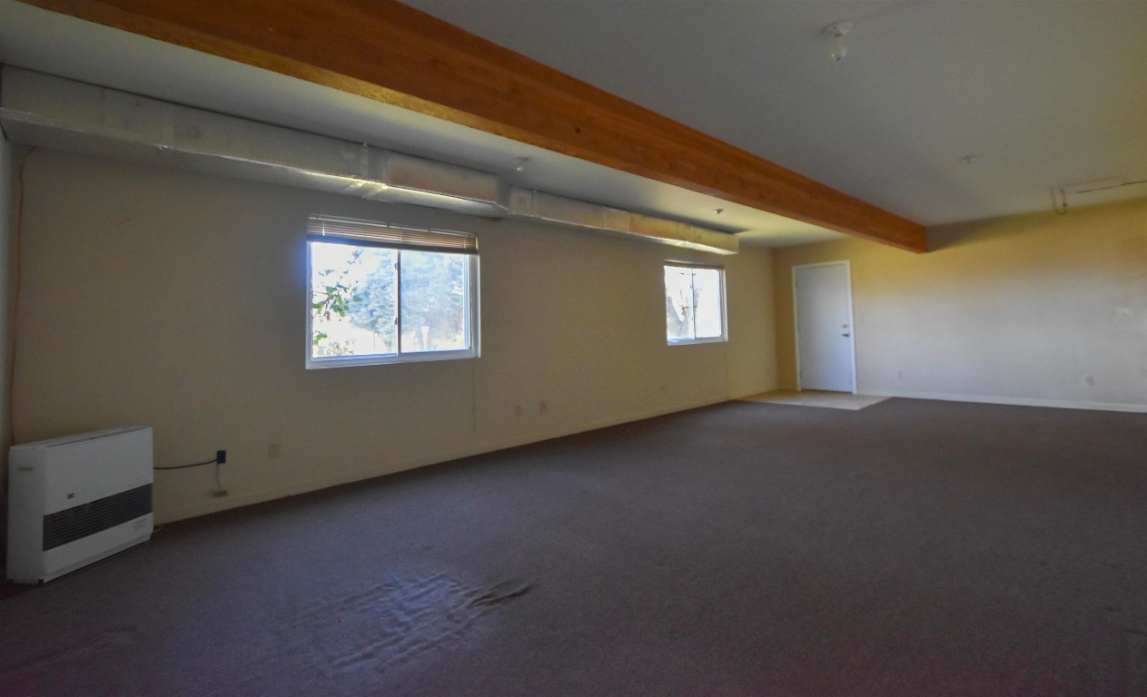 748 Meadowlark Ln.