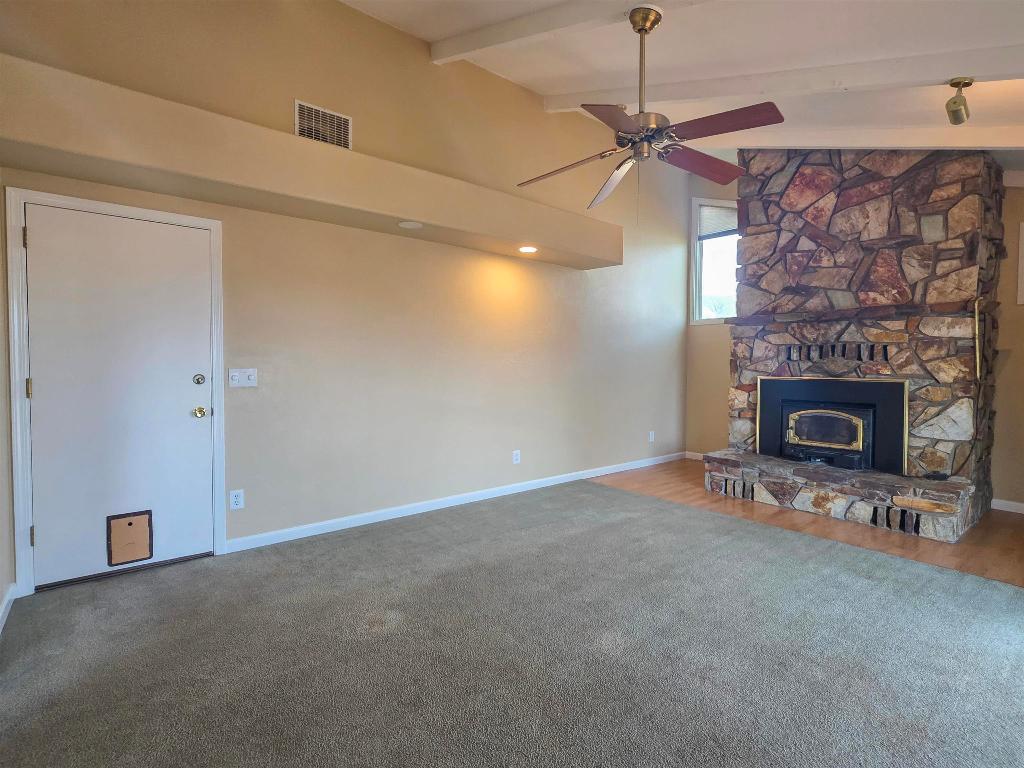 748 Meadowlark Ln.