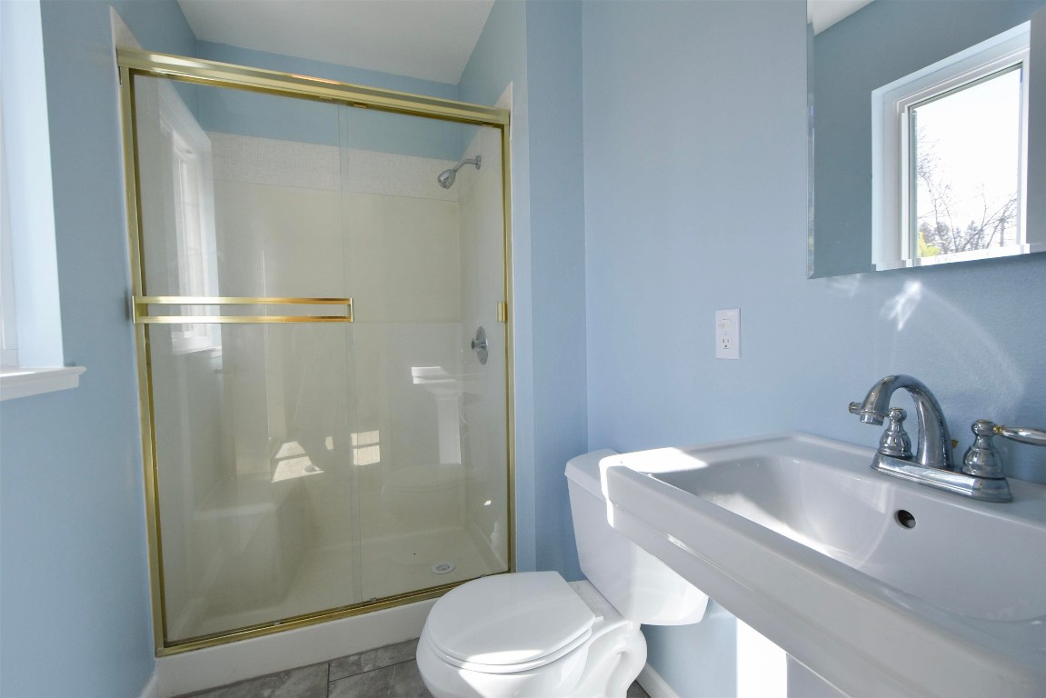 748 Meadowlark Ln.