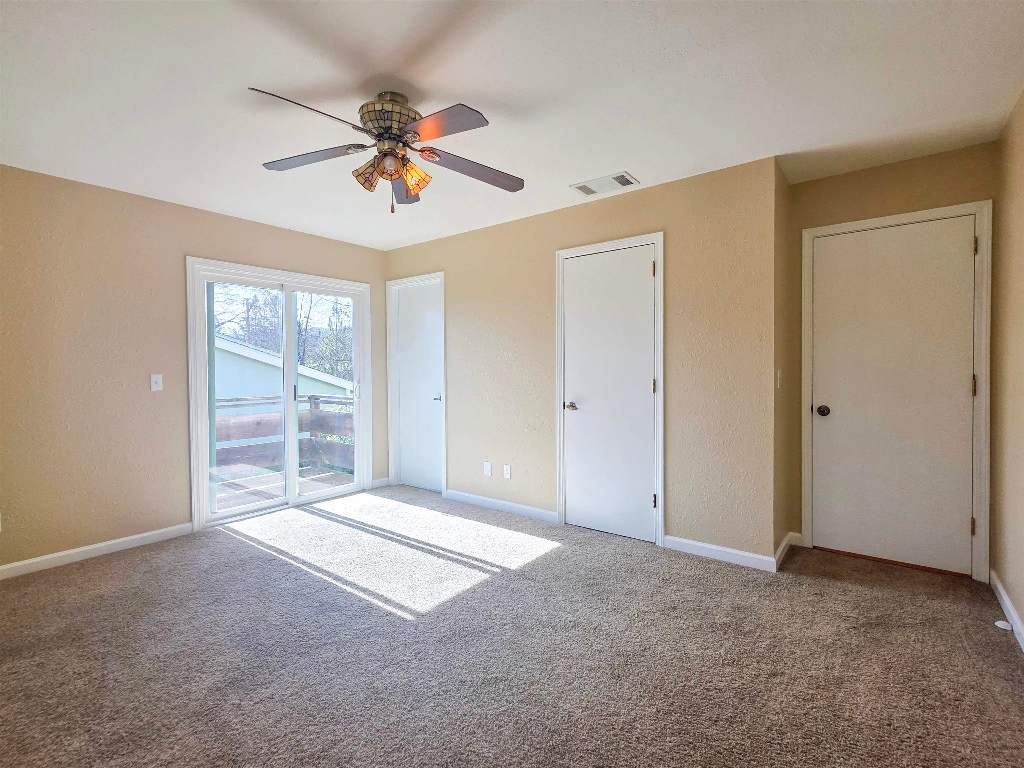 748 Meadowlark Ln.