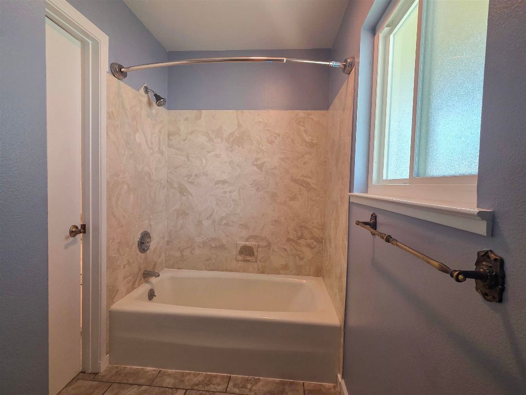 748 Meadowlark Ln.