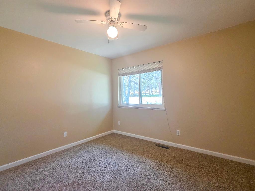 748 Meadowlark Ln.