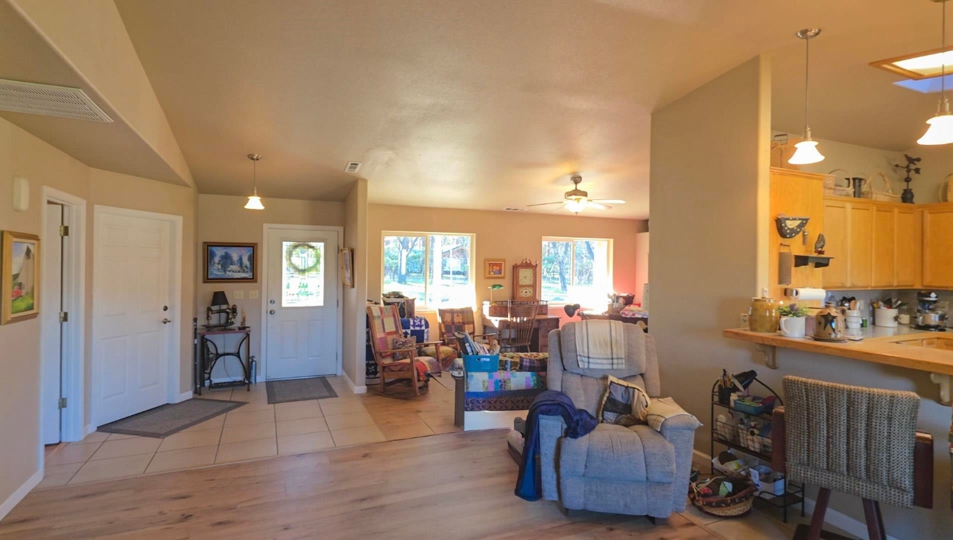 5328 Woodland Dr.