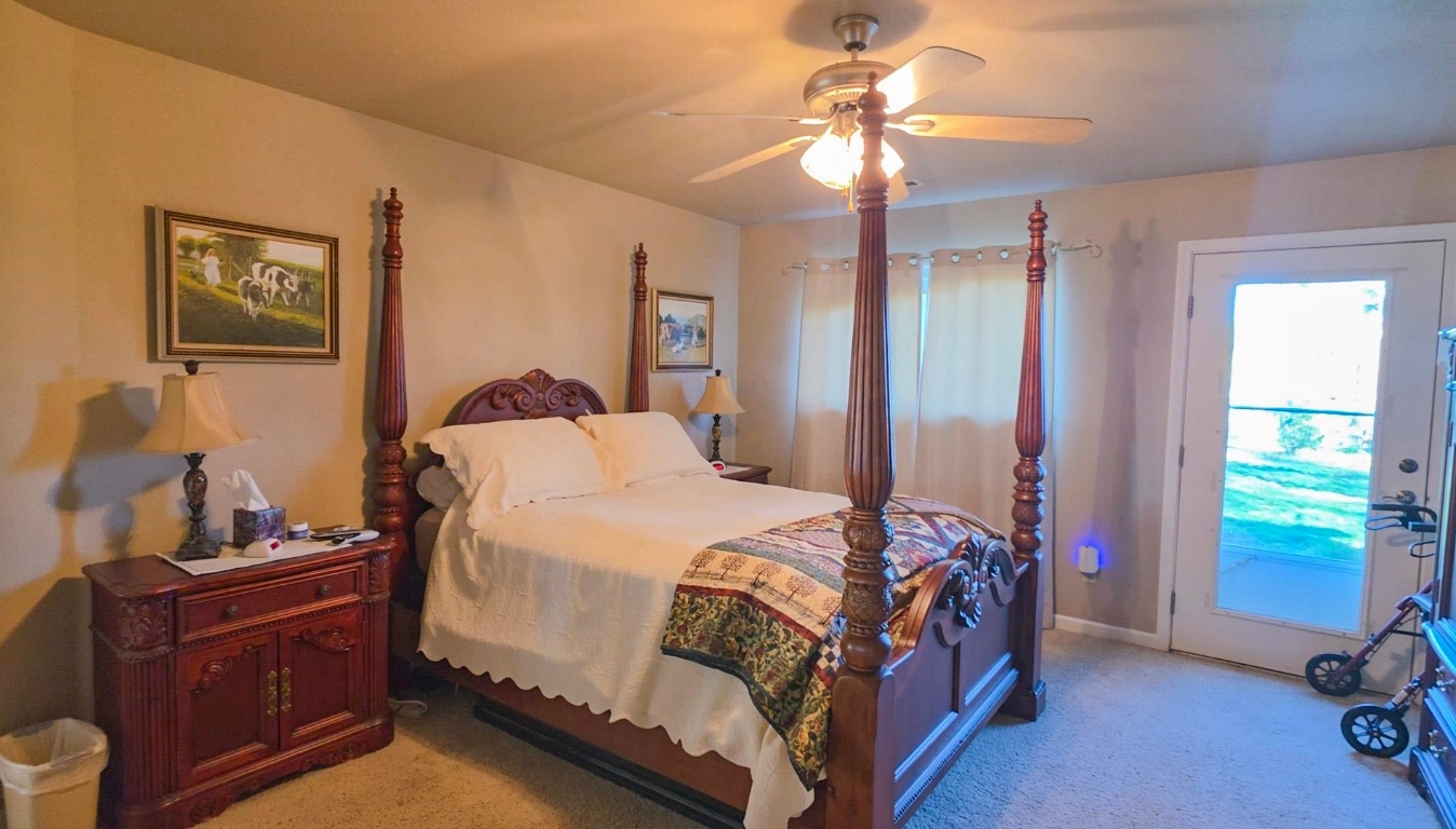 5328 Woodland Dr.