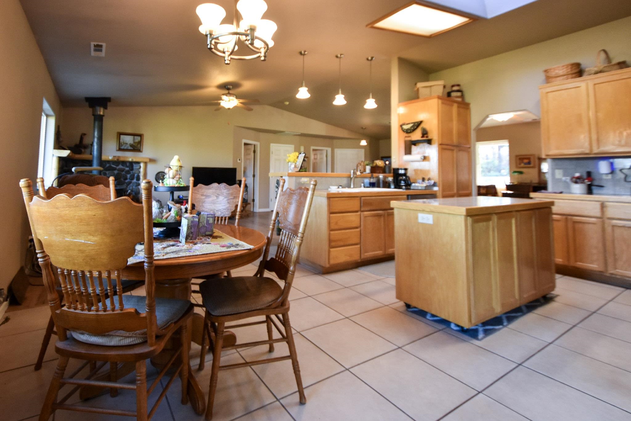 5328 Woodland Dr.