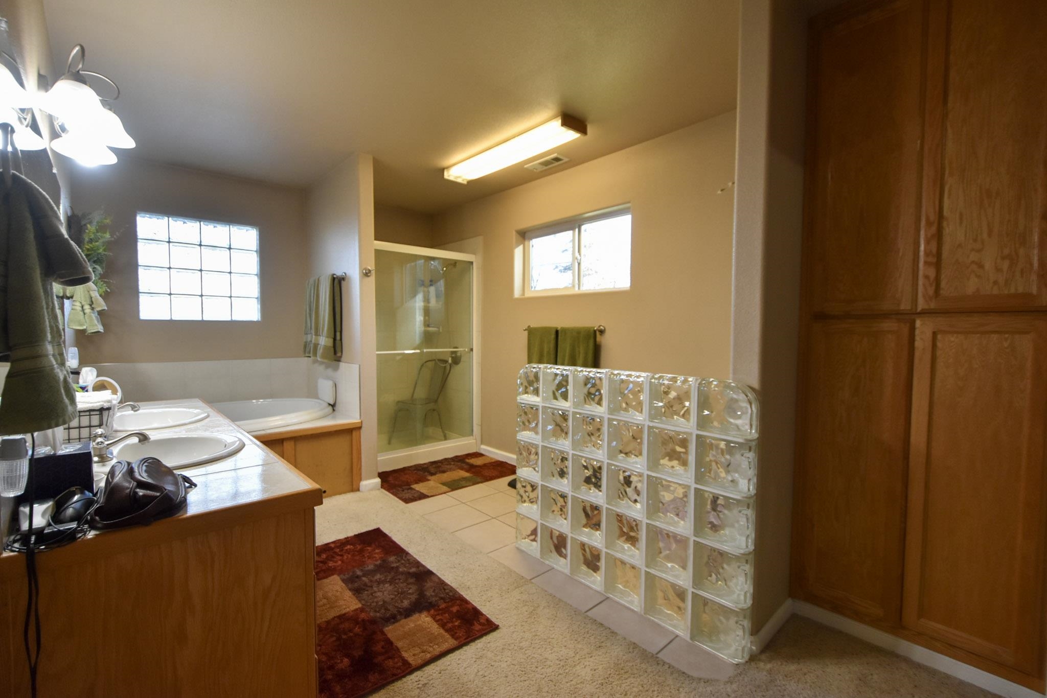 5328 Woodland Dr.