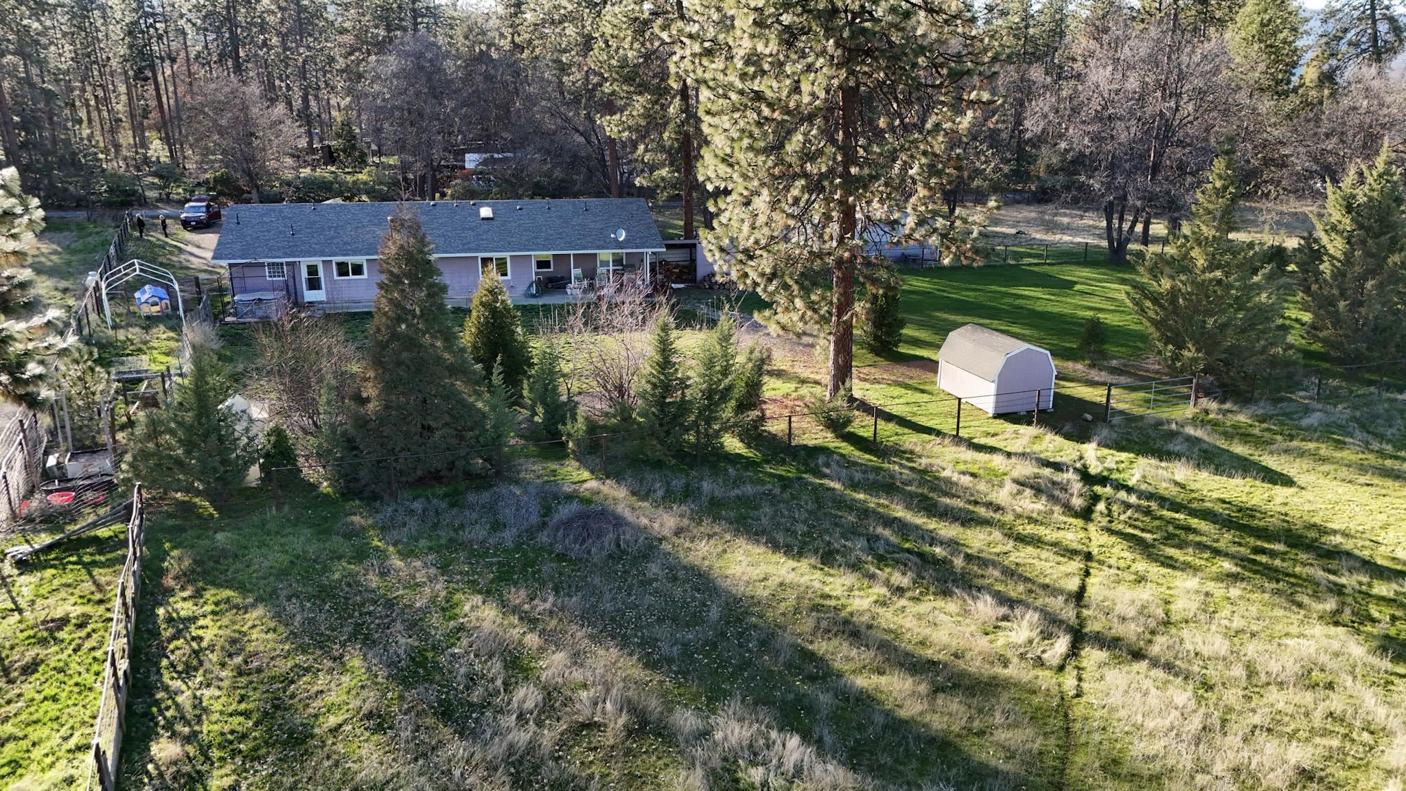 5328 Woodland Dr.