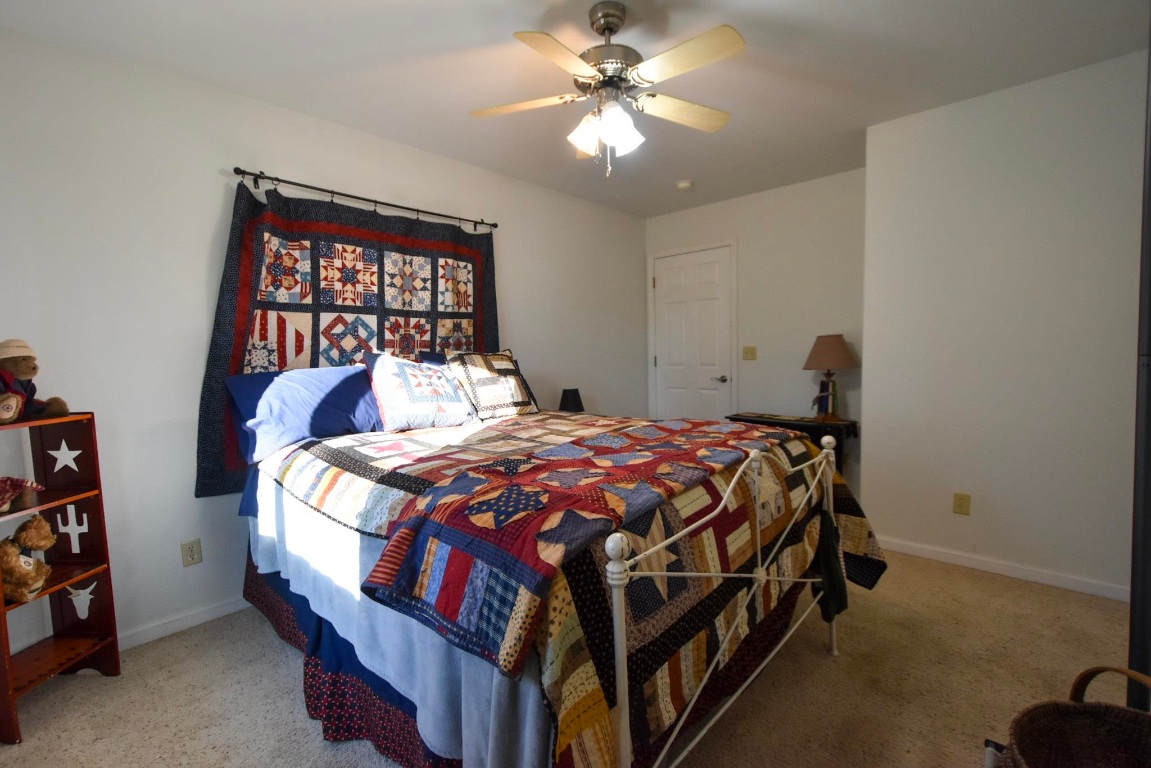 5328 Woodland Dr.