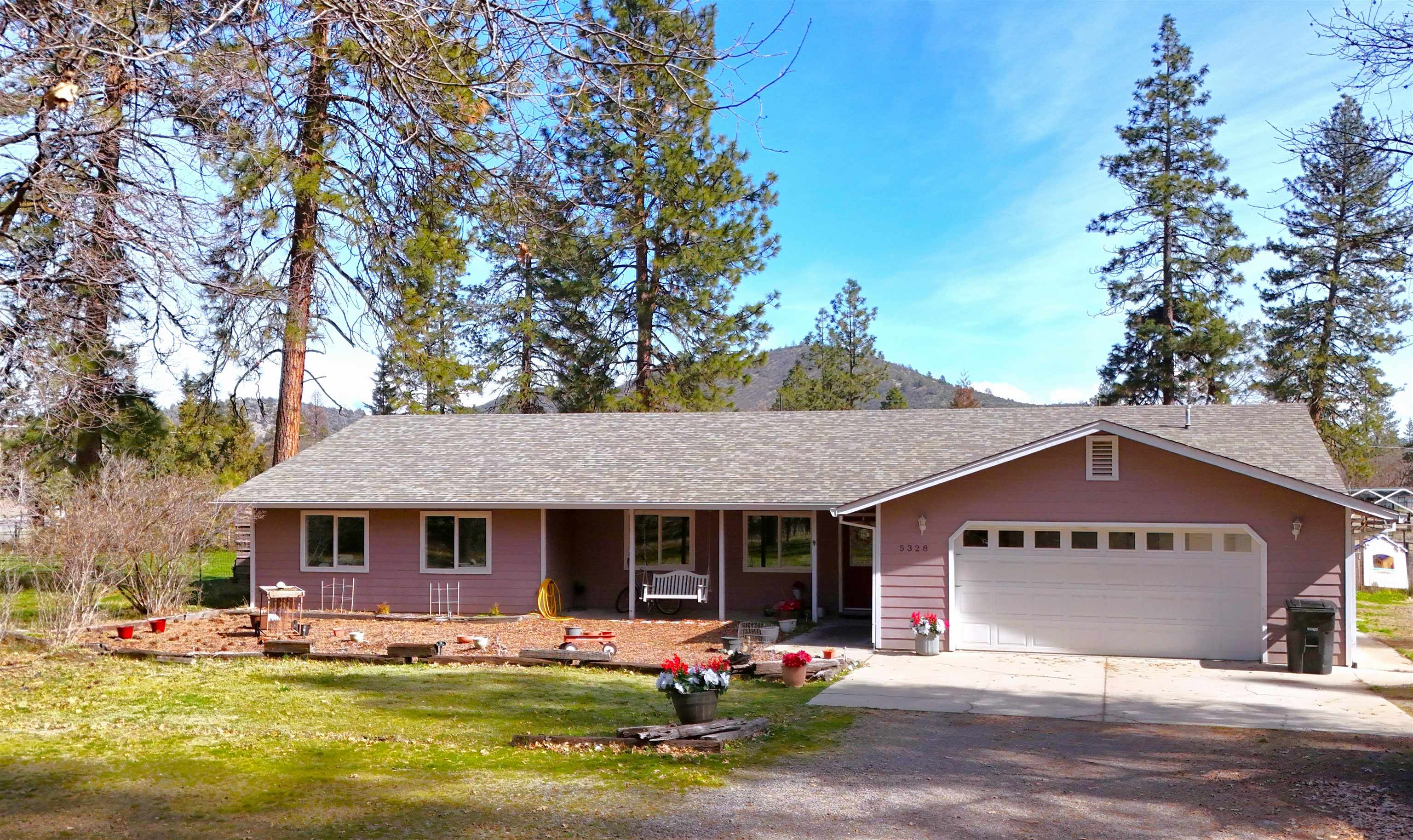 5328 Woodland Dr.