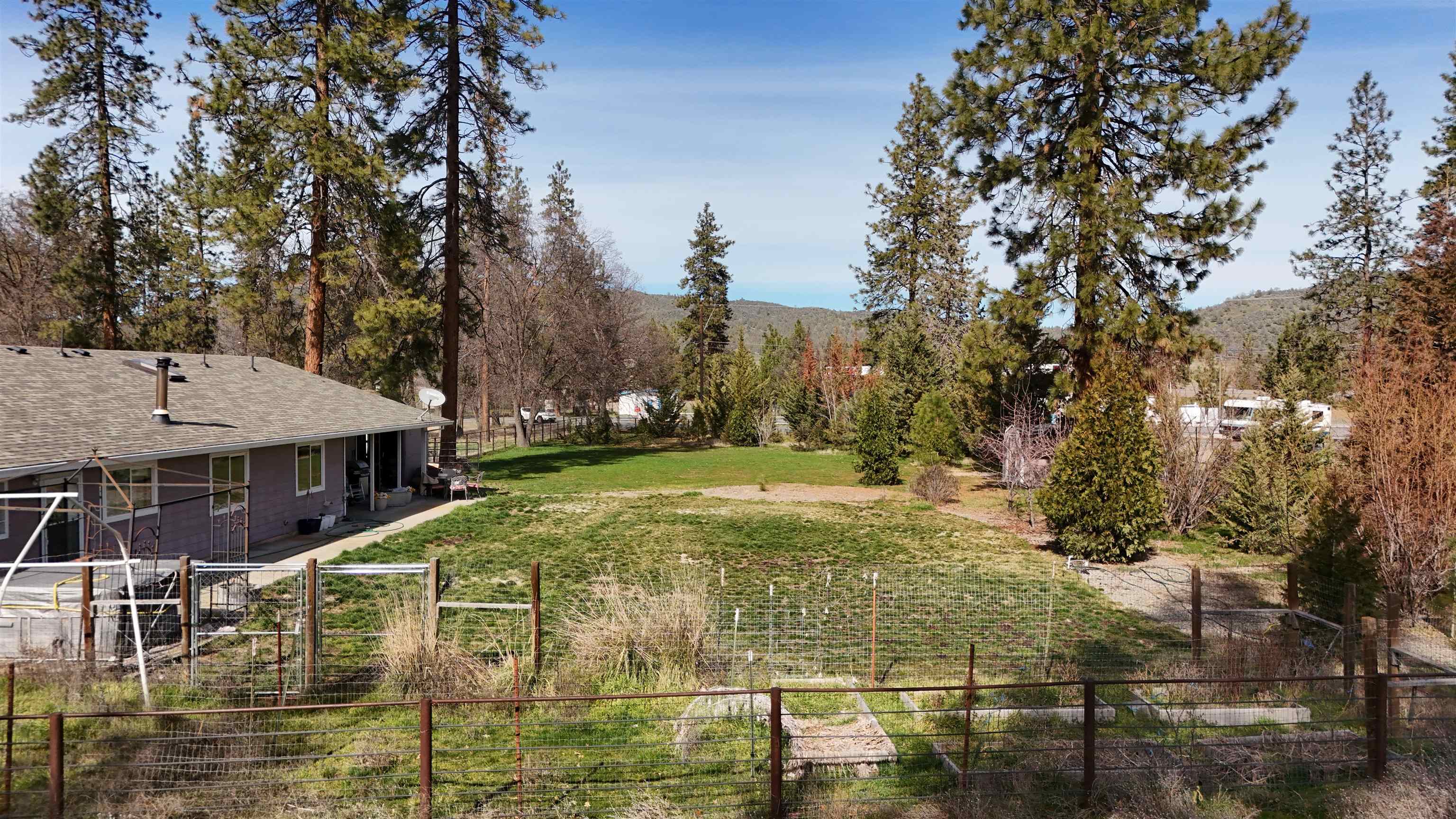 5328 Woodland Dr.