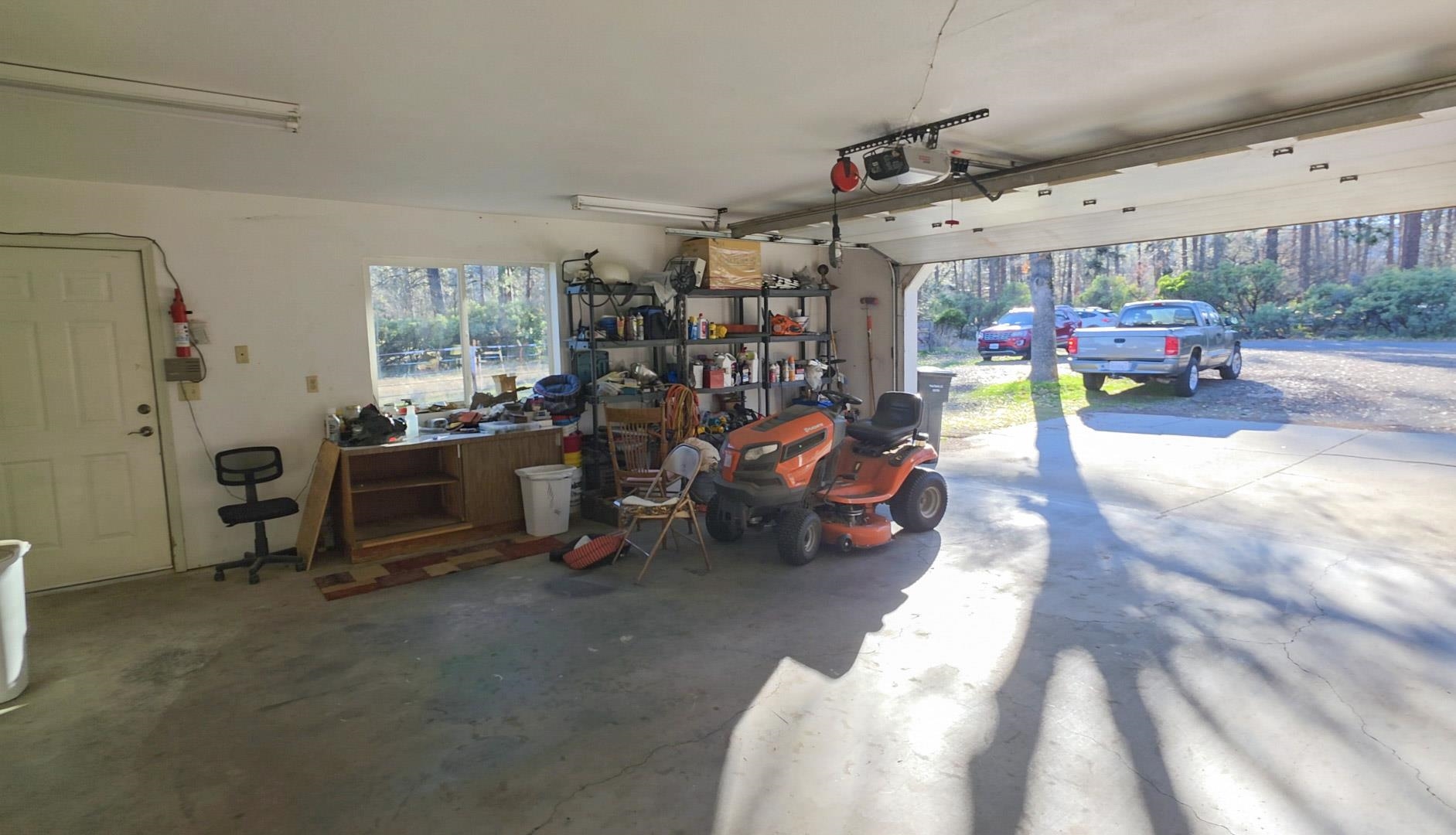 5328 Woodland Dr.