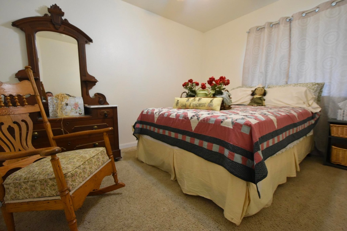 5328 Woodland Dr.