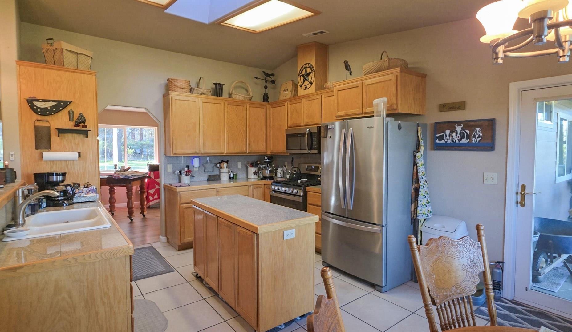 5328 Woodland Dr.