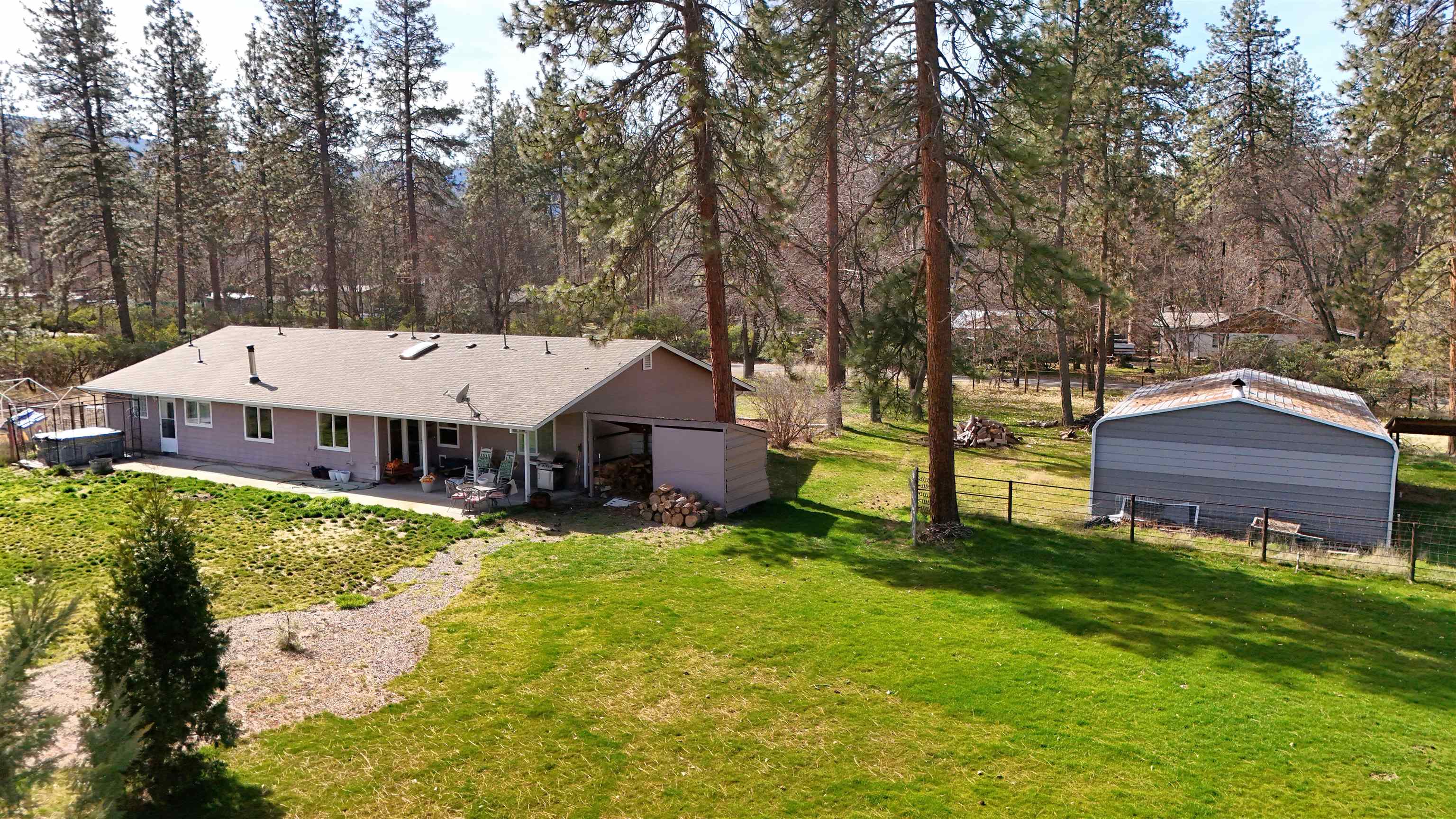 5328 Woodland Dr.