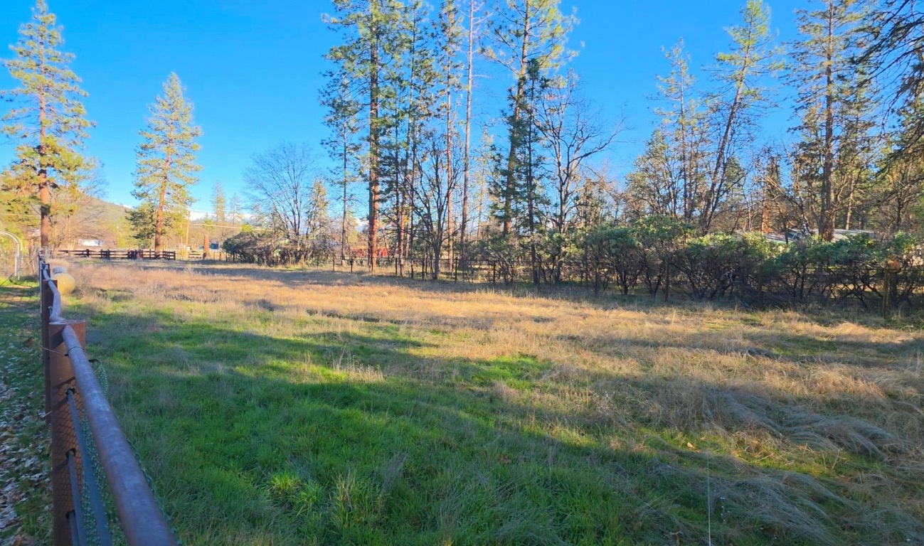 5328 Woodland Dr.