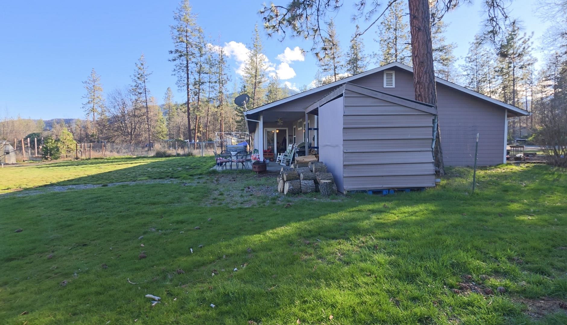 5328 Woodland Dr.