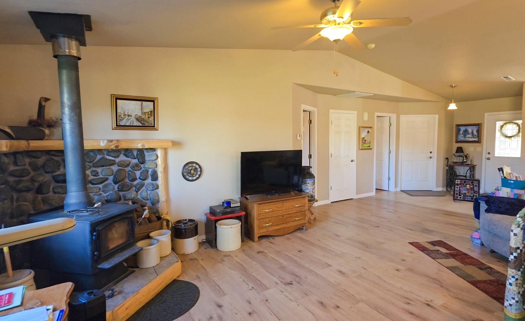 5328 Woodland Dr.