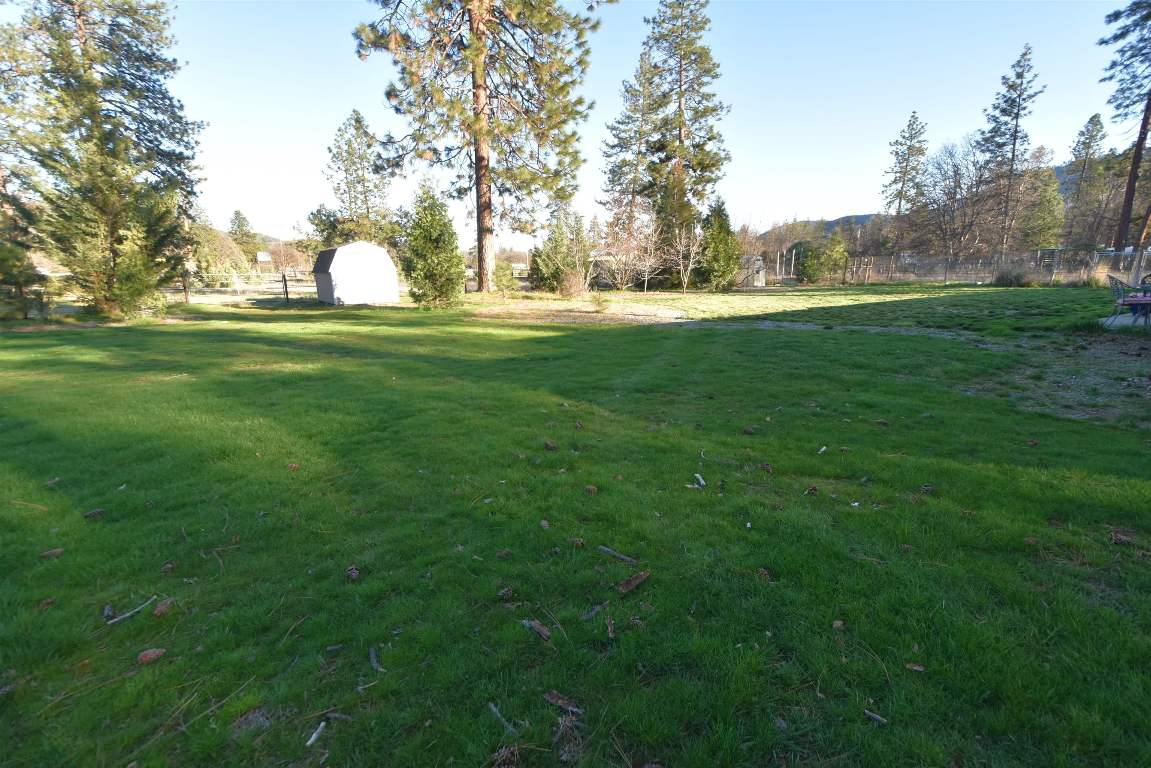 5328 Woodland Dr.
