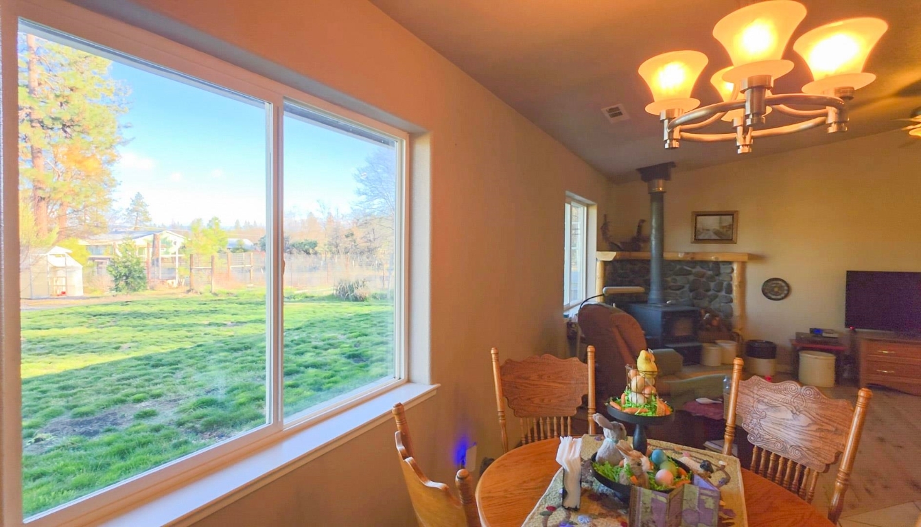 5328 Woodland Dr.