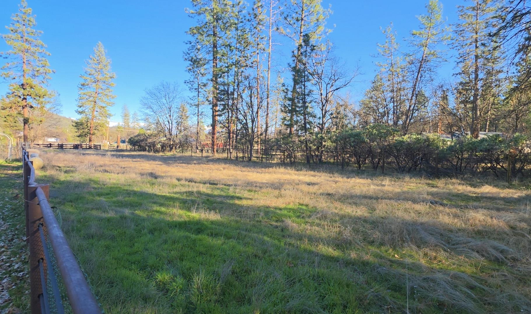 5328 Woodland Dr.