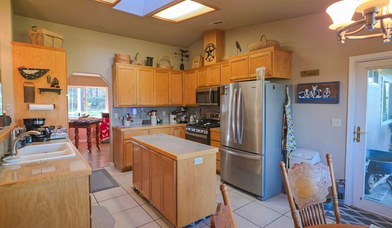 5328 Woodland Dr.