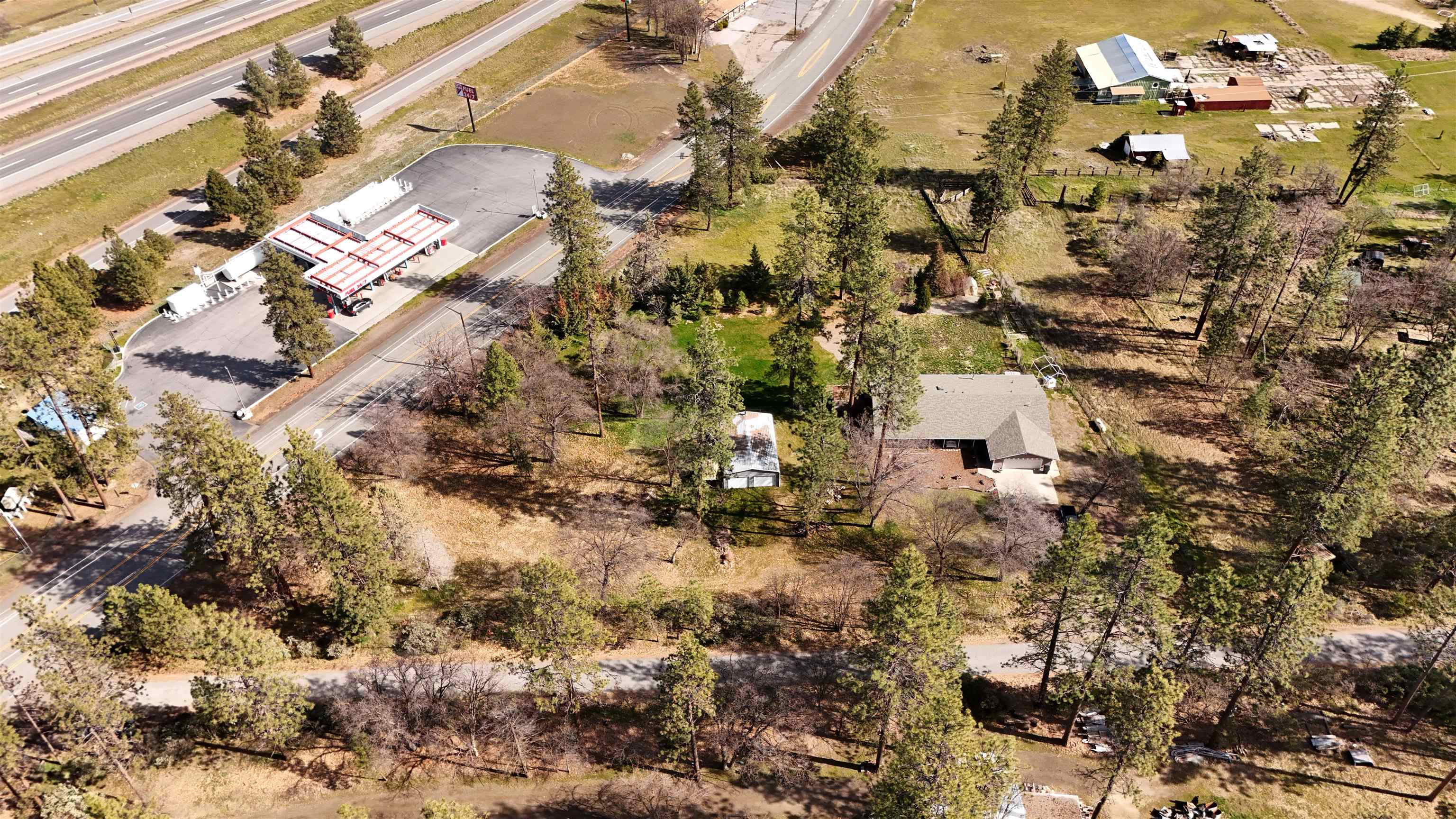 5328 Woodland Dr.