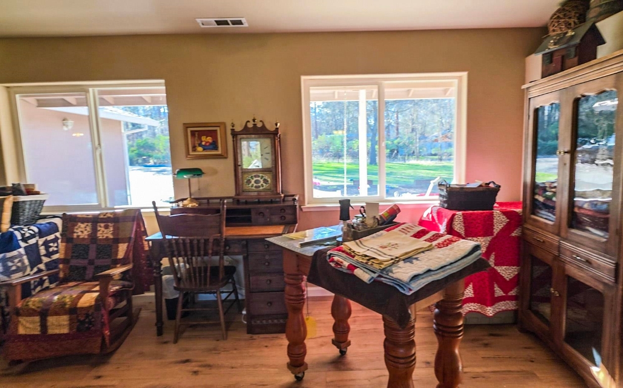 5328 Woodland Dr.