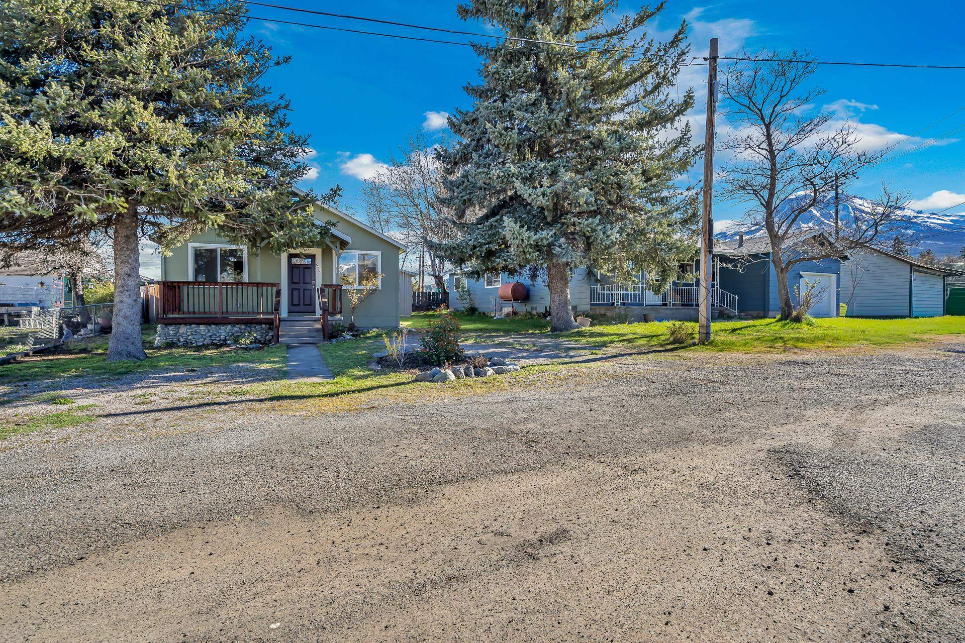 686 Spur St.
