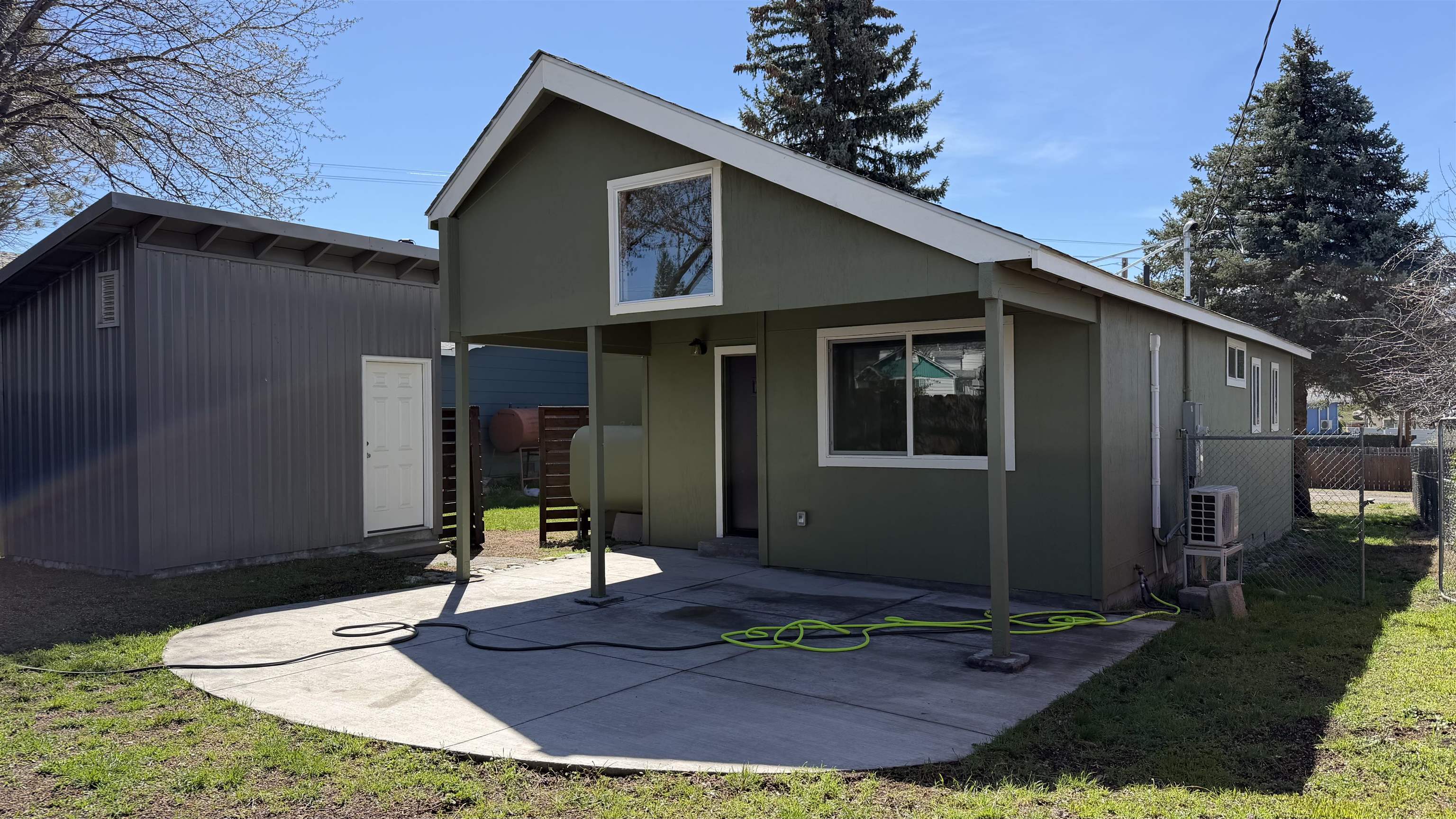 686 Spur St.