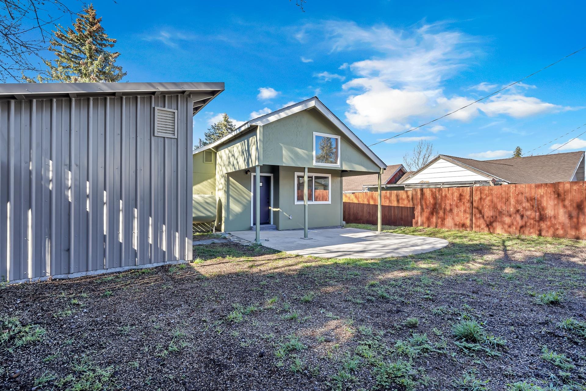 686 Spur St.