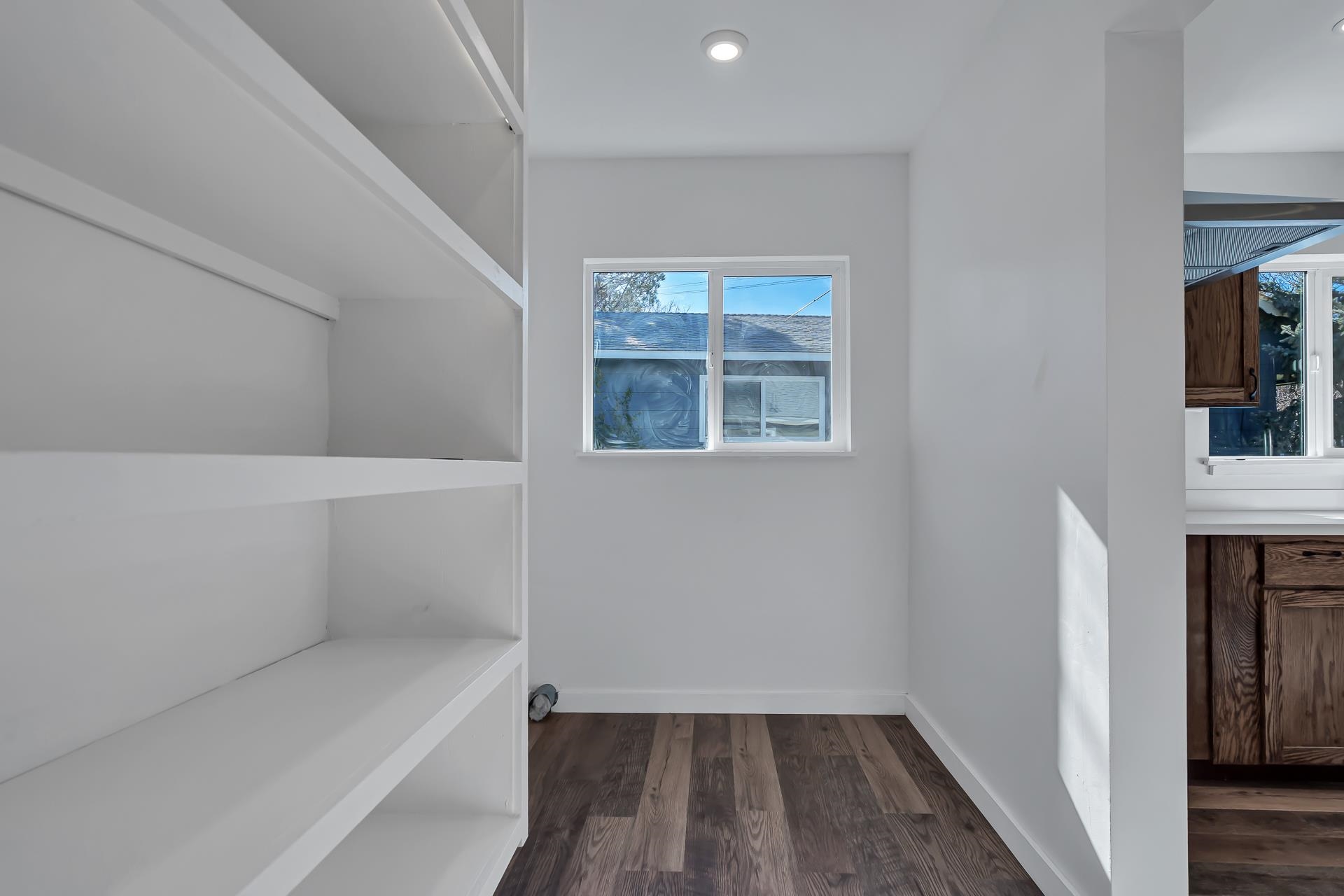 686 Spur St.