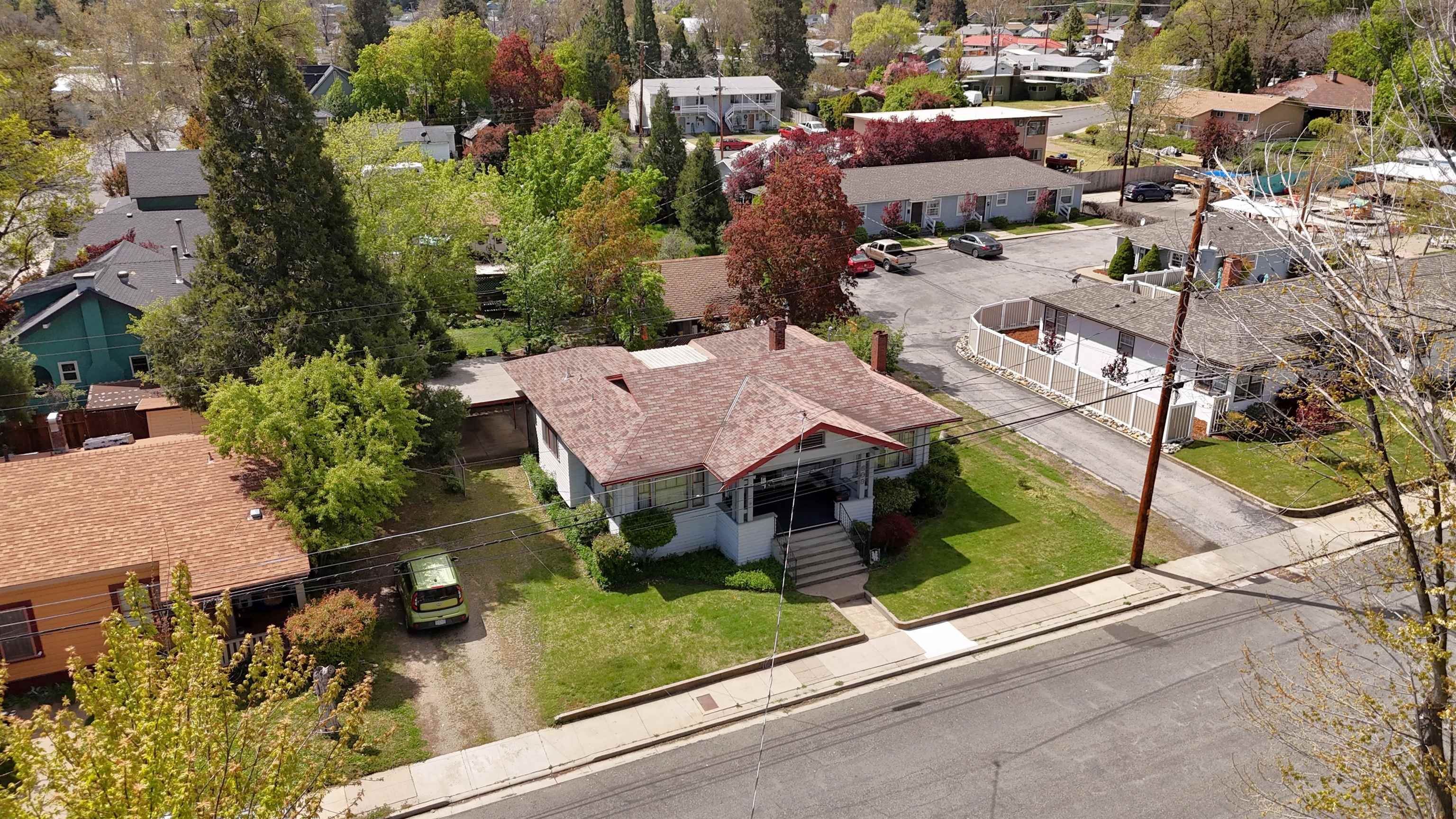 609 Lane St.