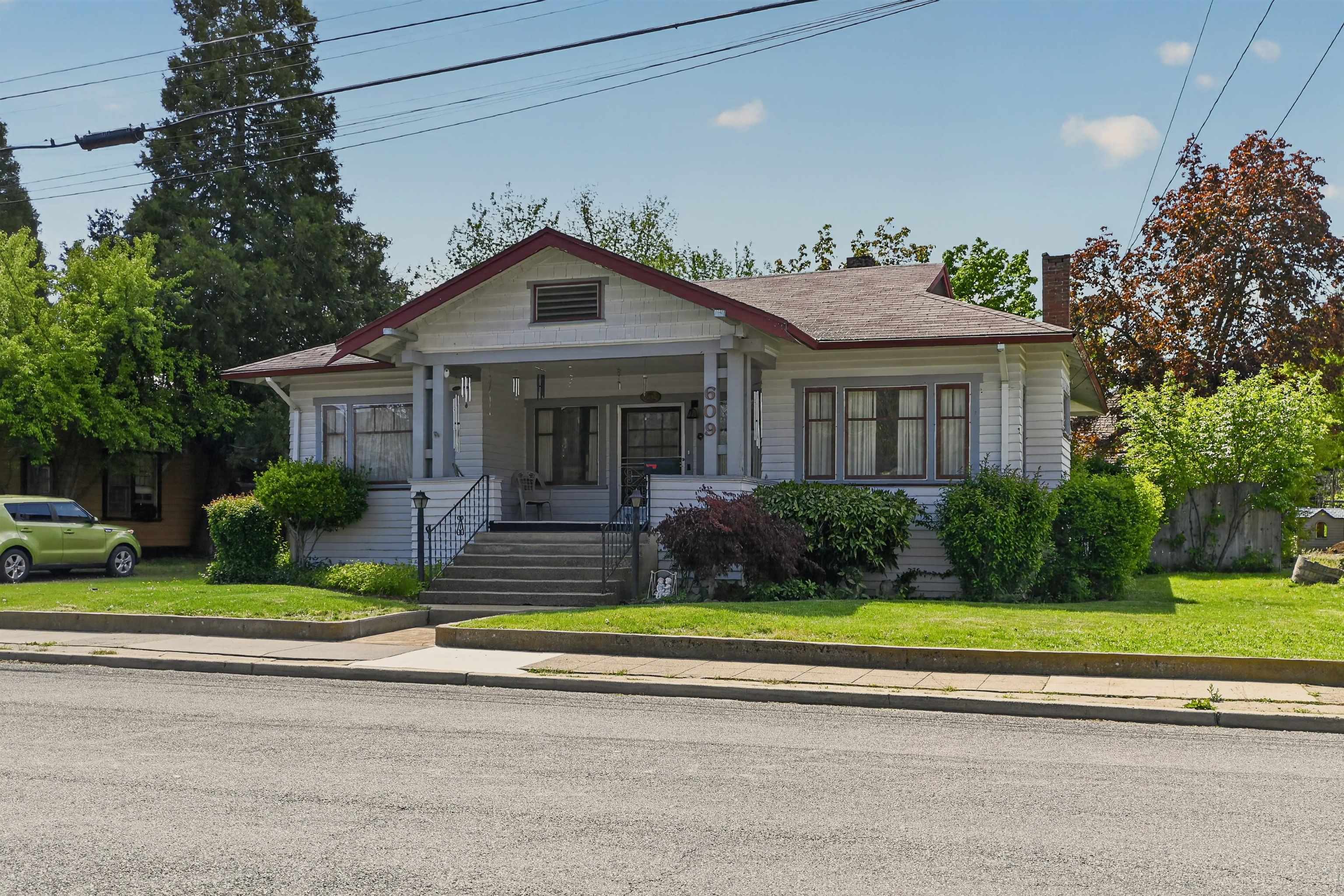 609 Lane St.