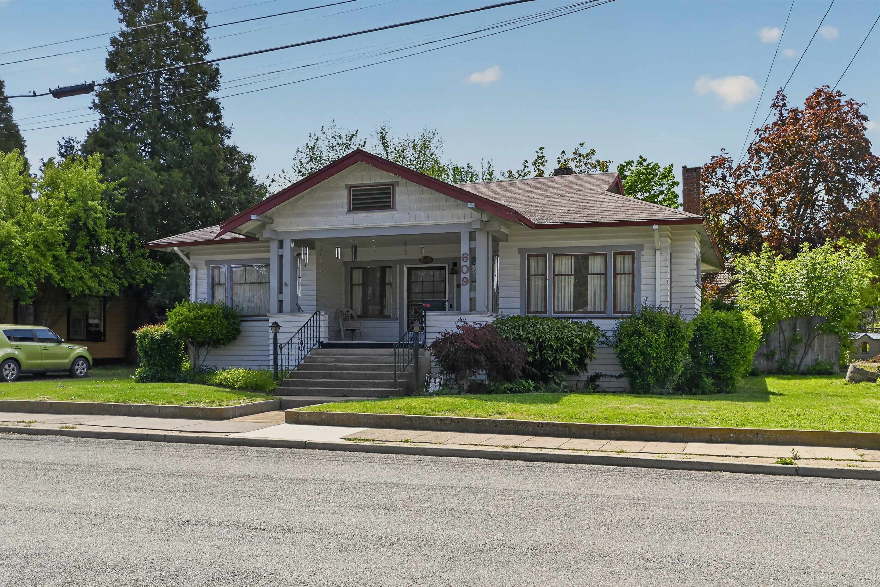 609 Lane St.