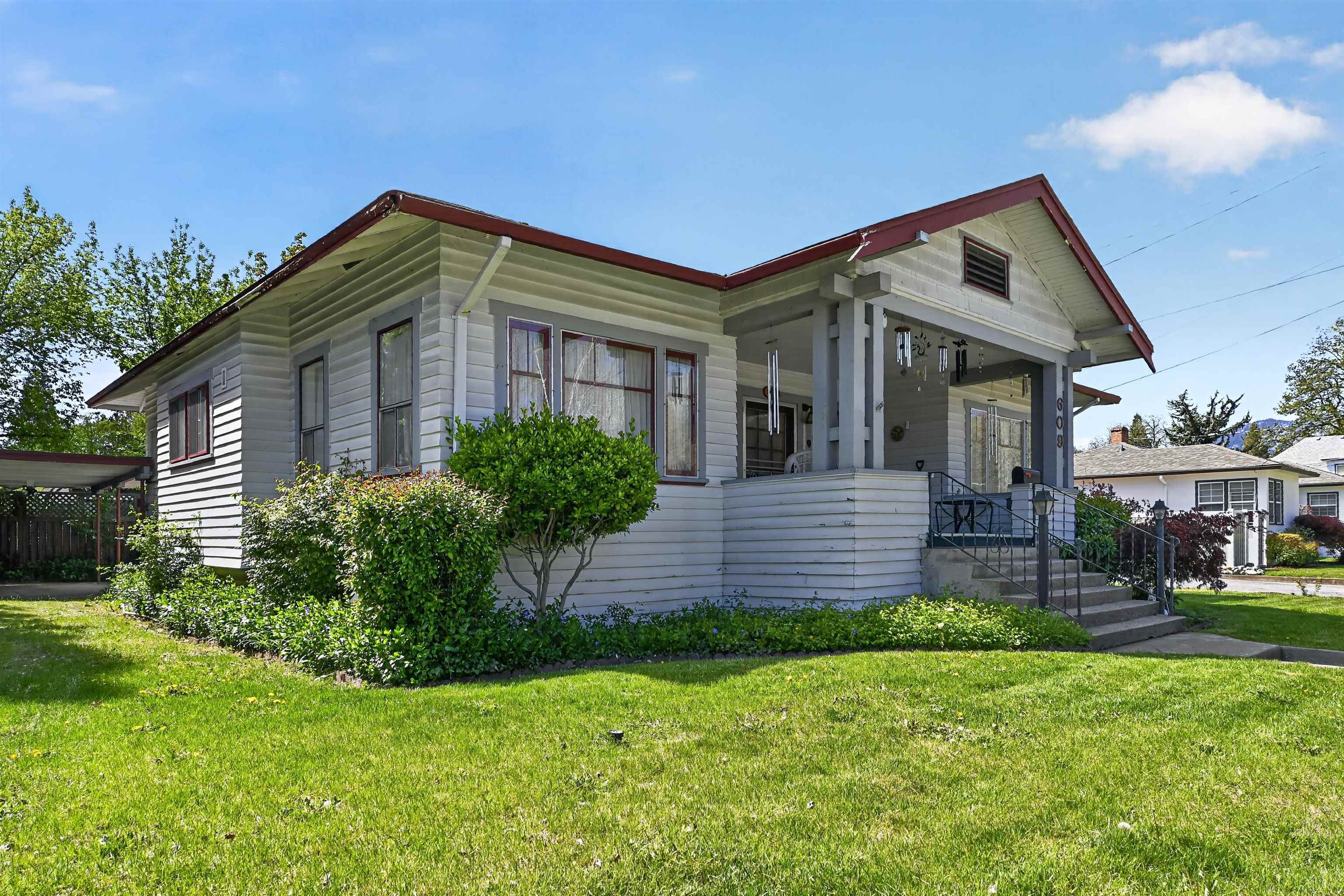 609 Lane St.