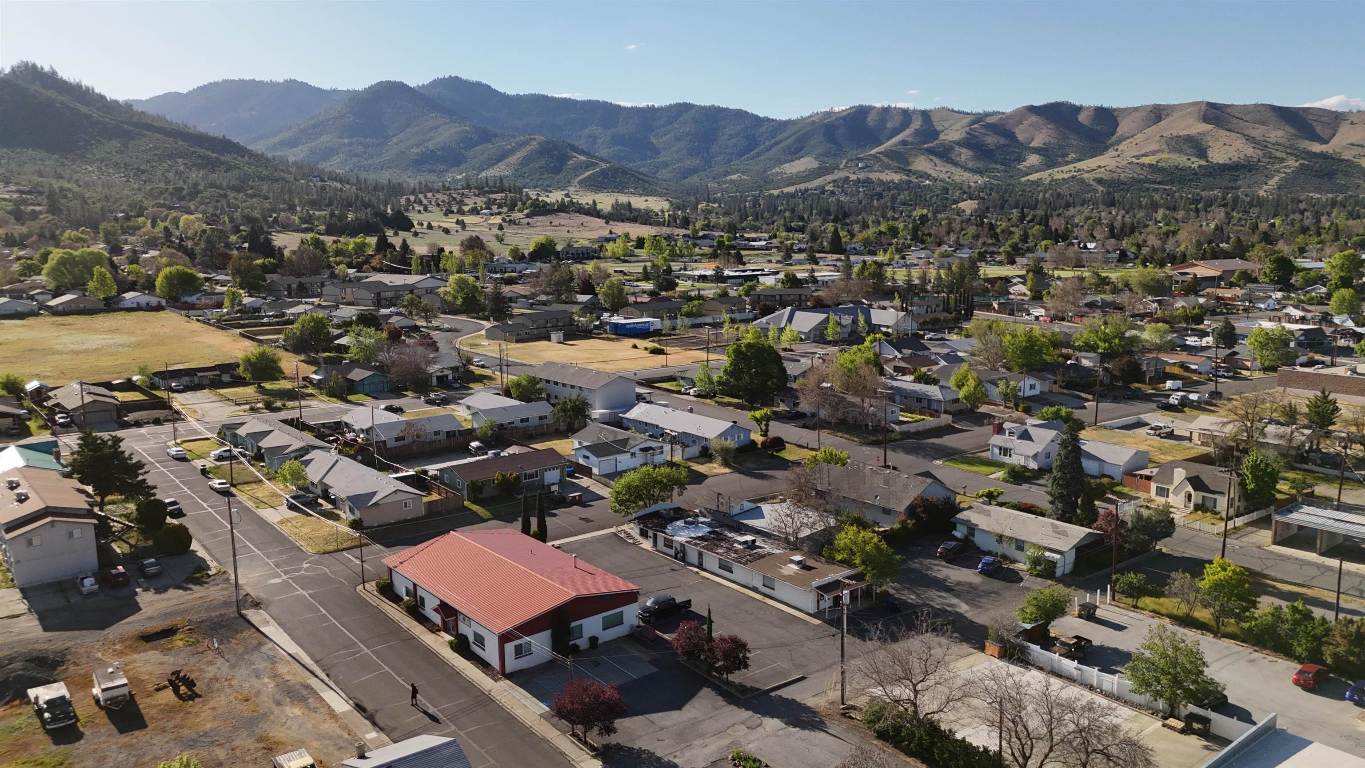 180 Rose Ln & 1011 Fourth St