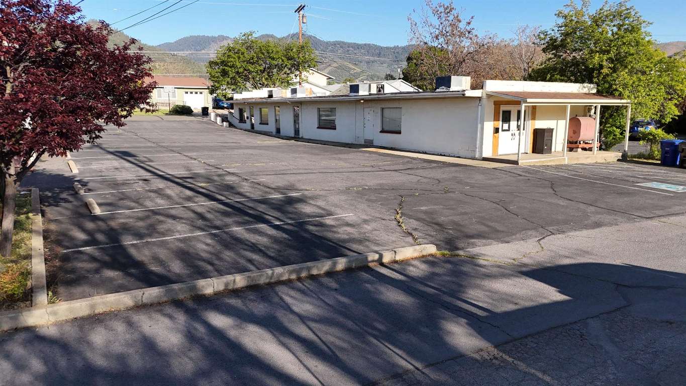 180 Rose Ln & 1011 Fourth St