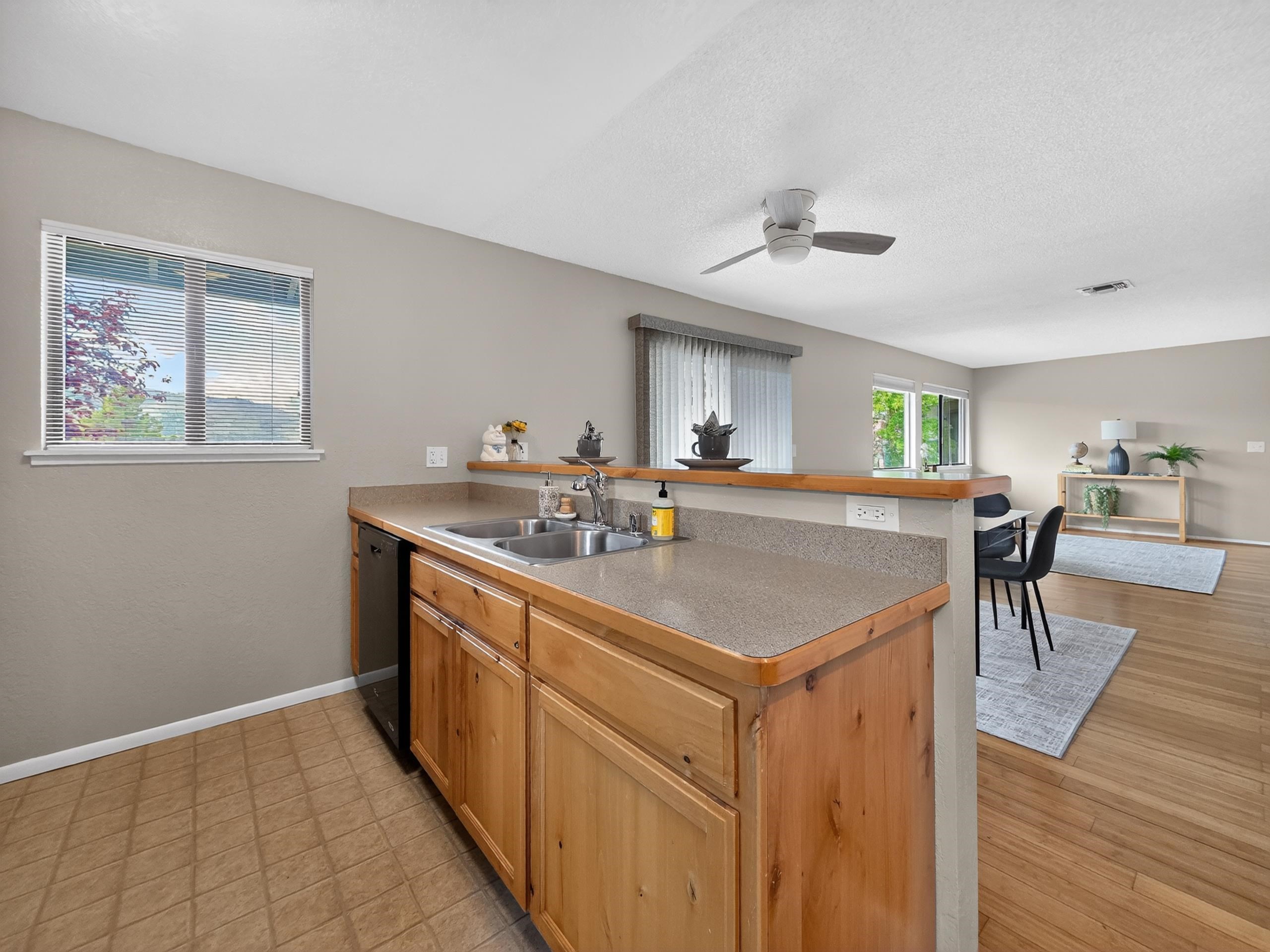 801 Sierra Vista Way Apt 44