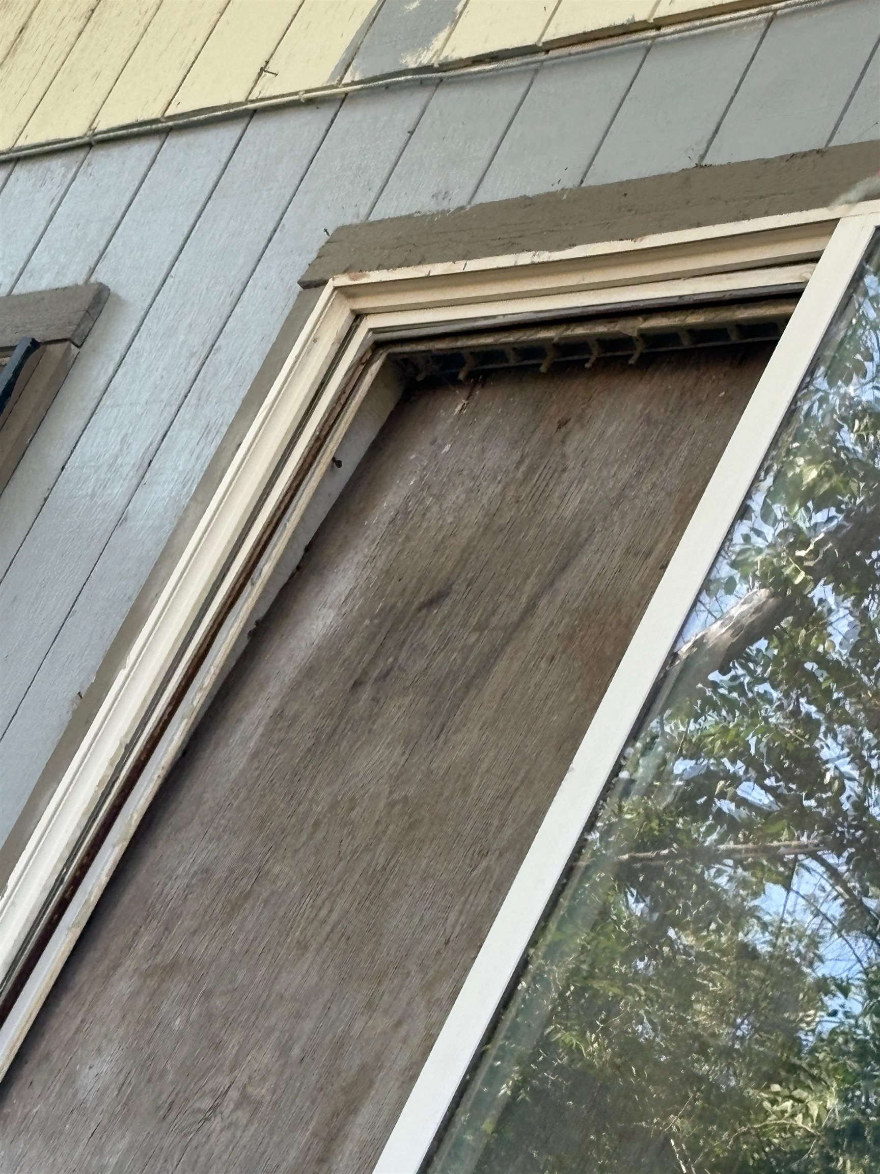 120 E Buel