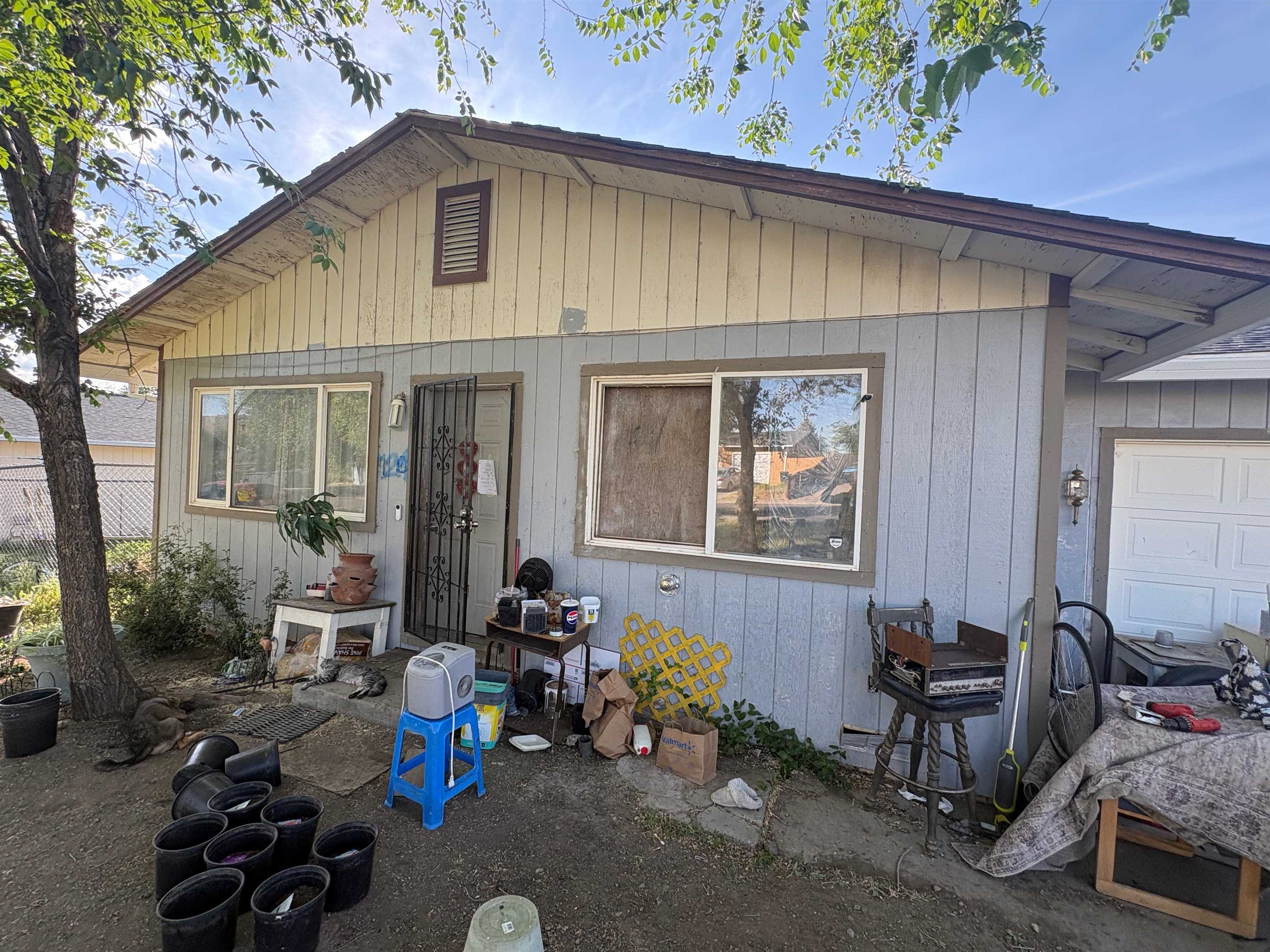 120 E Buel