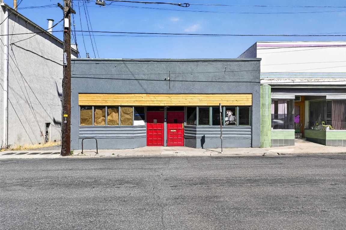 118 S Broadway St