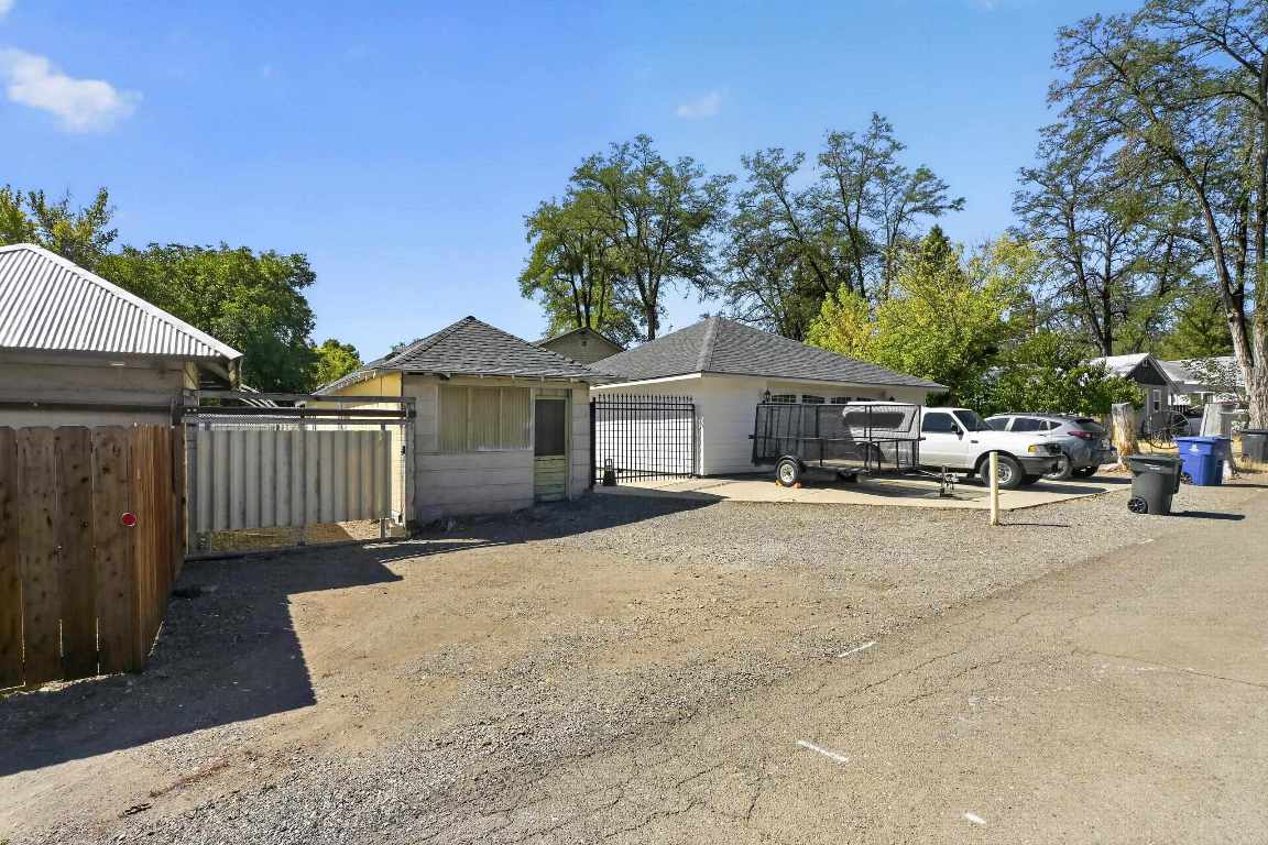 349 N Oregon St
