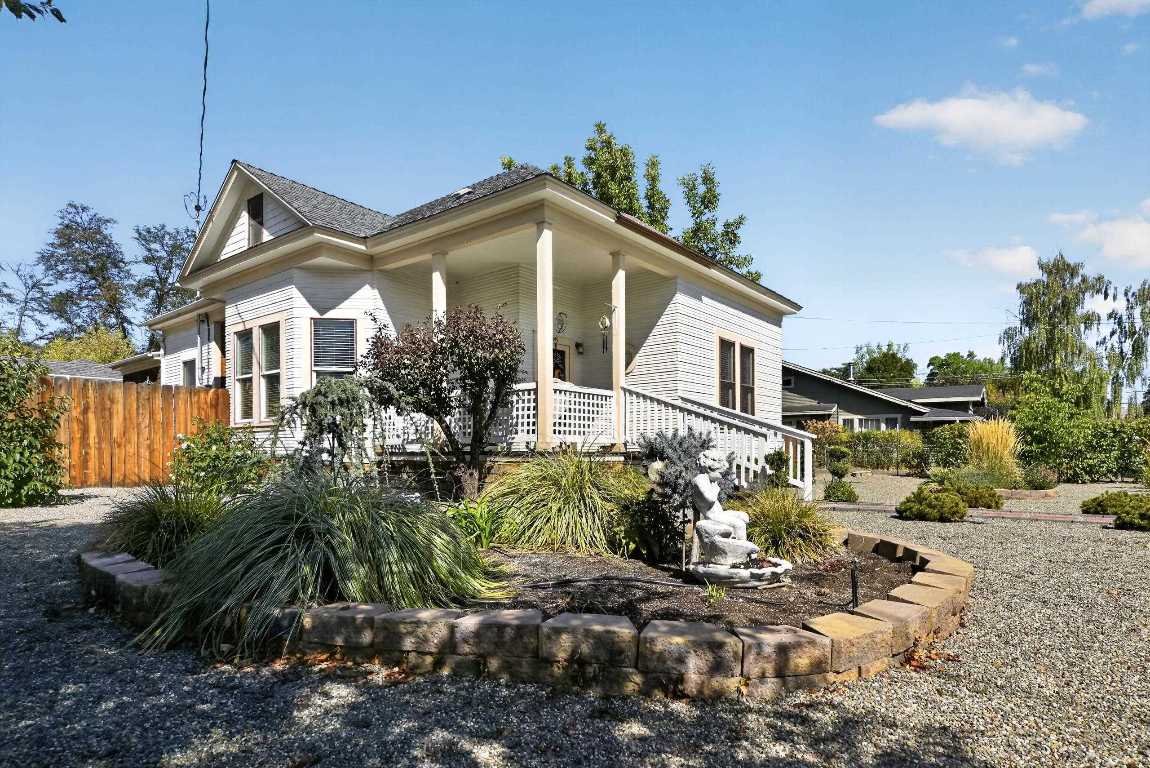 349 N Oregon St