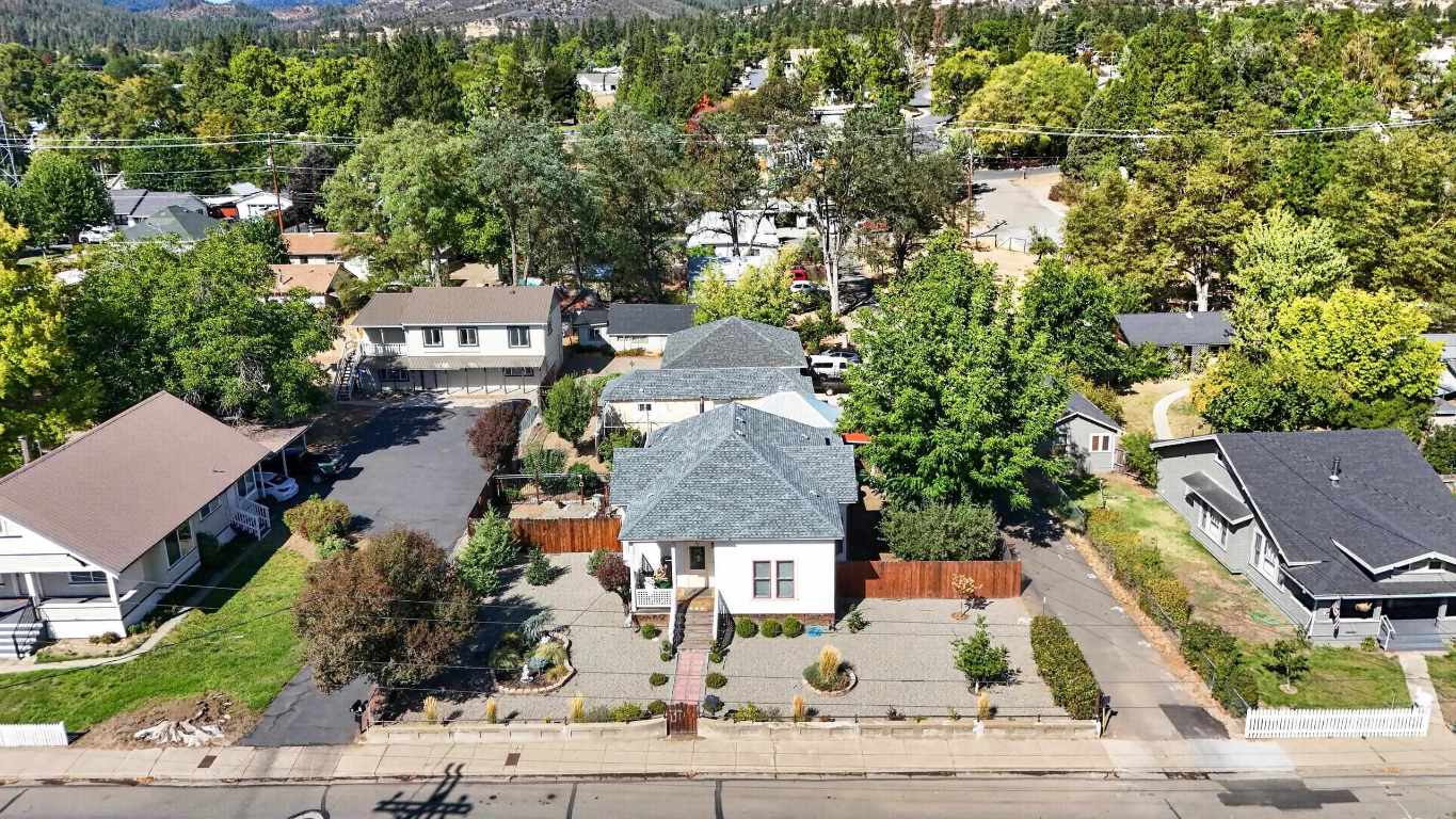 349 N Oregon St