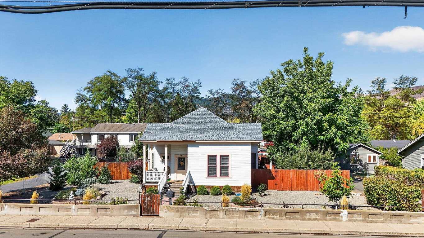 349 N Oregon St
