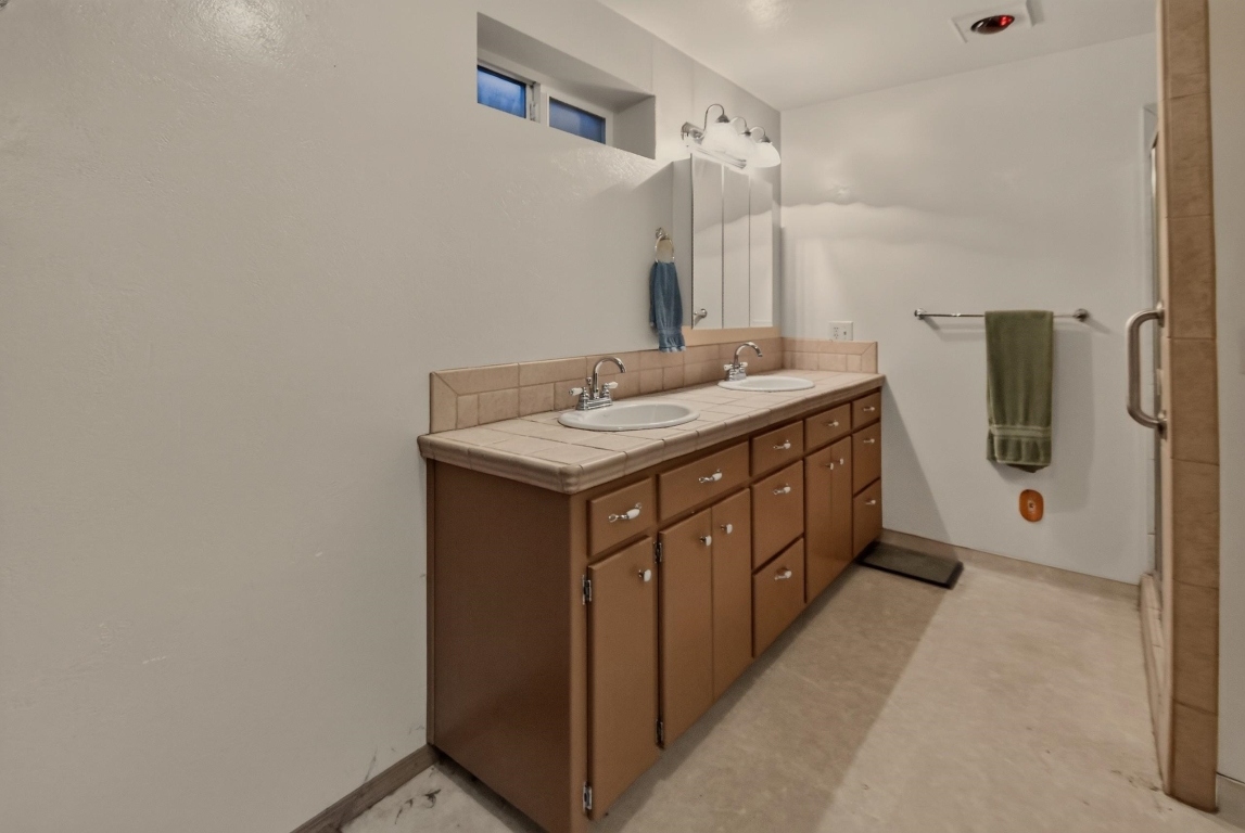 1522 Oak Valley Drive